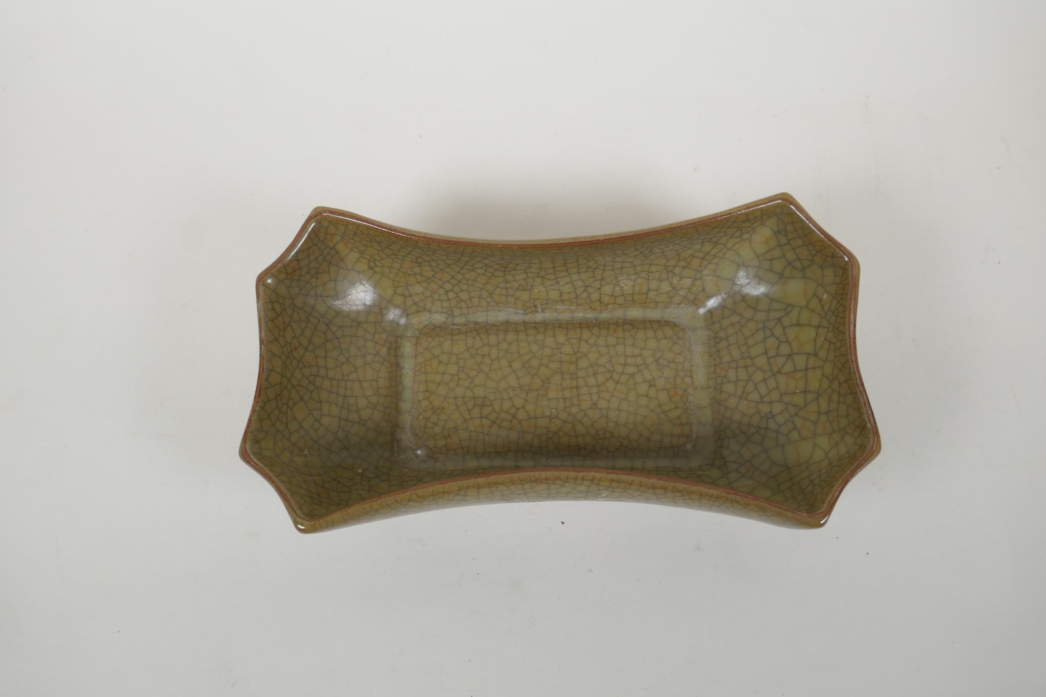 A Chinese rectangular crackleware dish, 23 x 13cm - Image 3 of 4