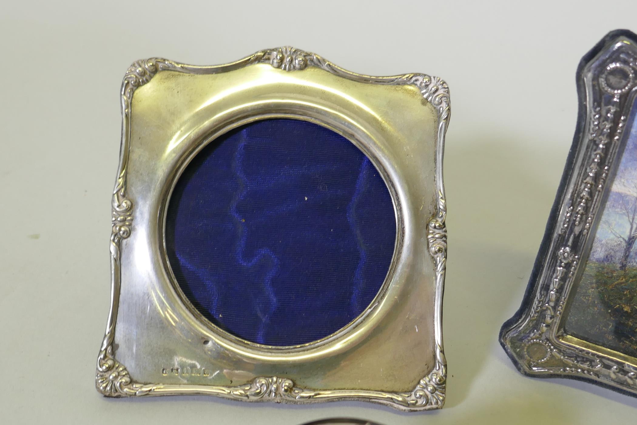 Three miniature silver photo frames with monogram crests, aperture 3.5cm diameter, and three others - Image 4 of 4