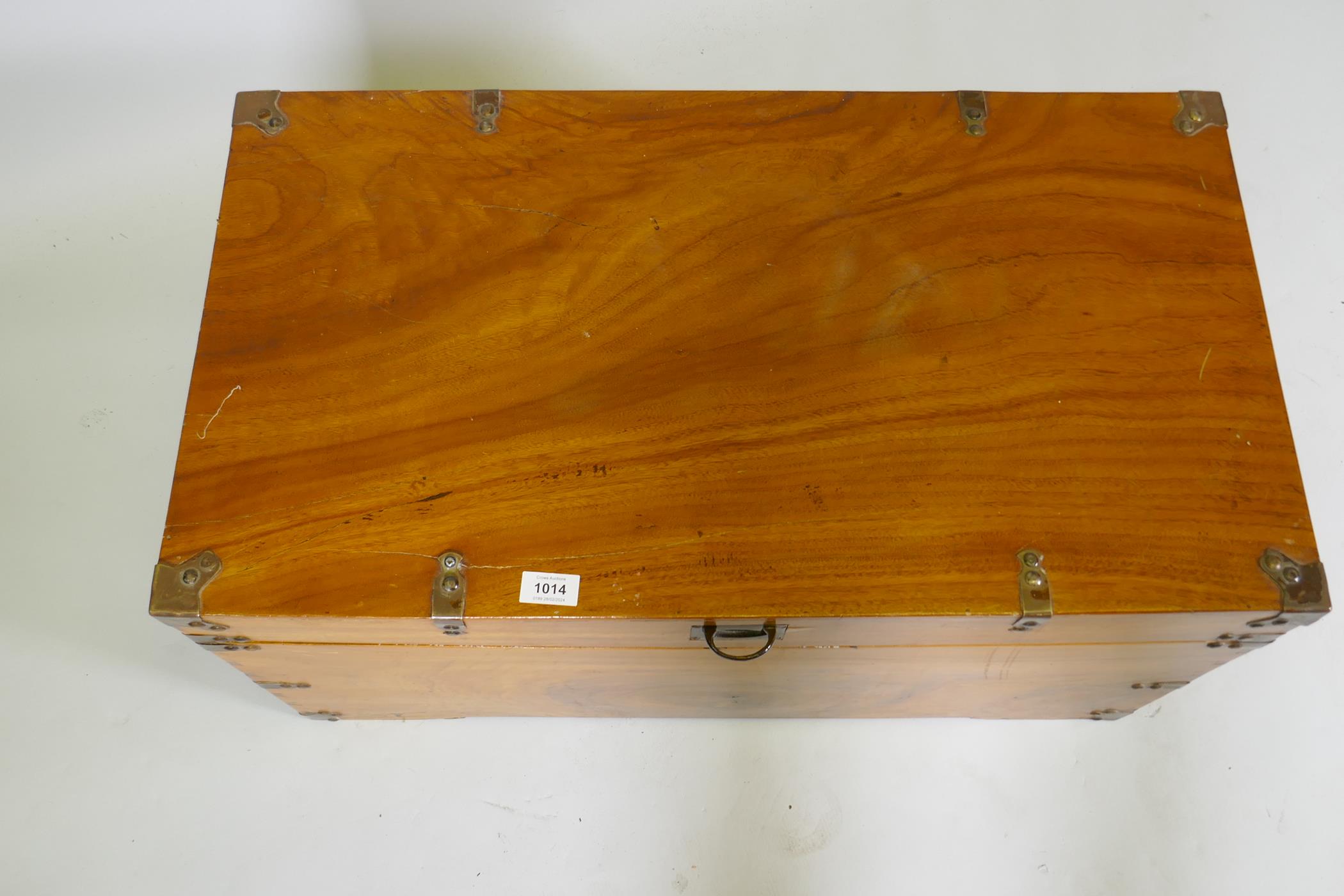 A camphorwood blanket chest with brass campaign style mounts and carrying handles, 80 x 43 x 41cm - Image 3 of 4