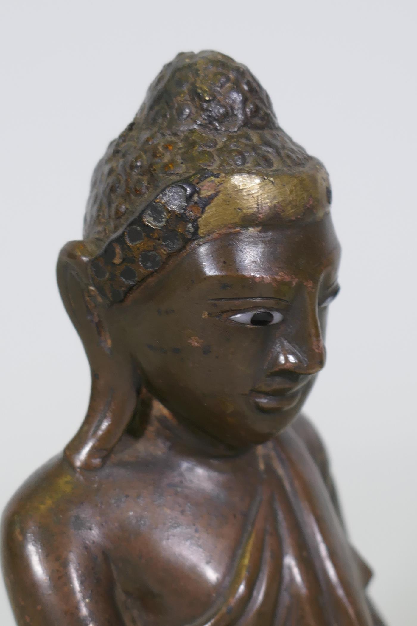 Oriental bronze Buddha with inset glass eyes, possibly Burmese, 17cm high - Image 7 of 7