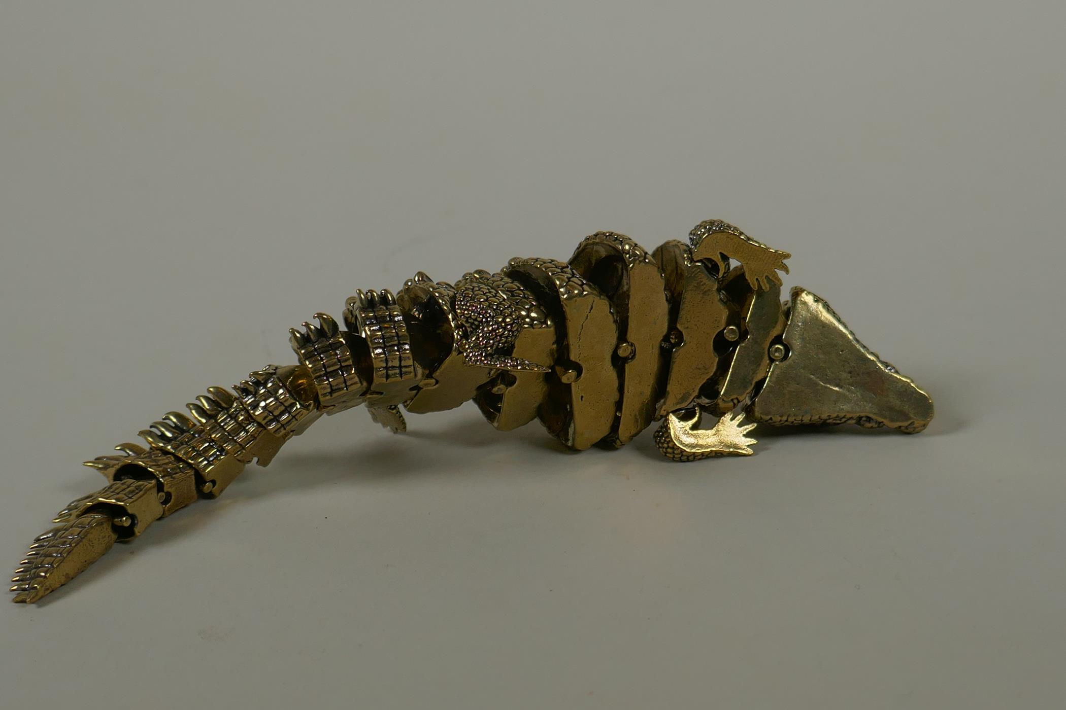 A Japanese Jizai style bronze okimono crocodile with articulated body and legs, 20cm long - Image 4 of 5