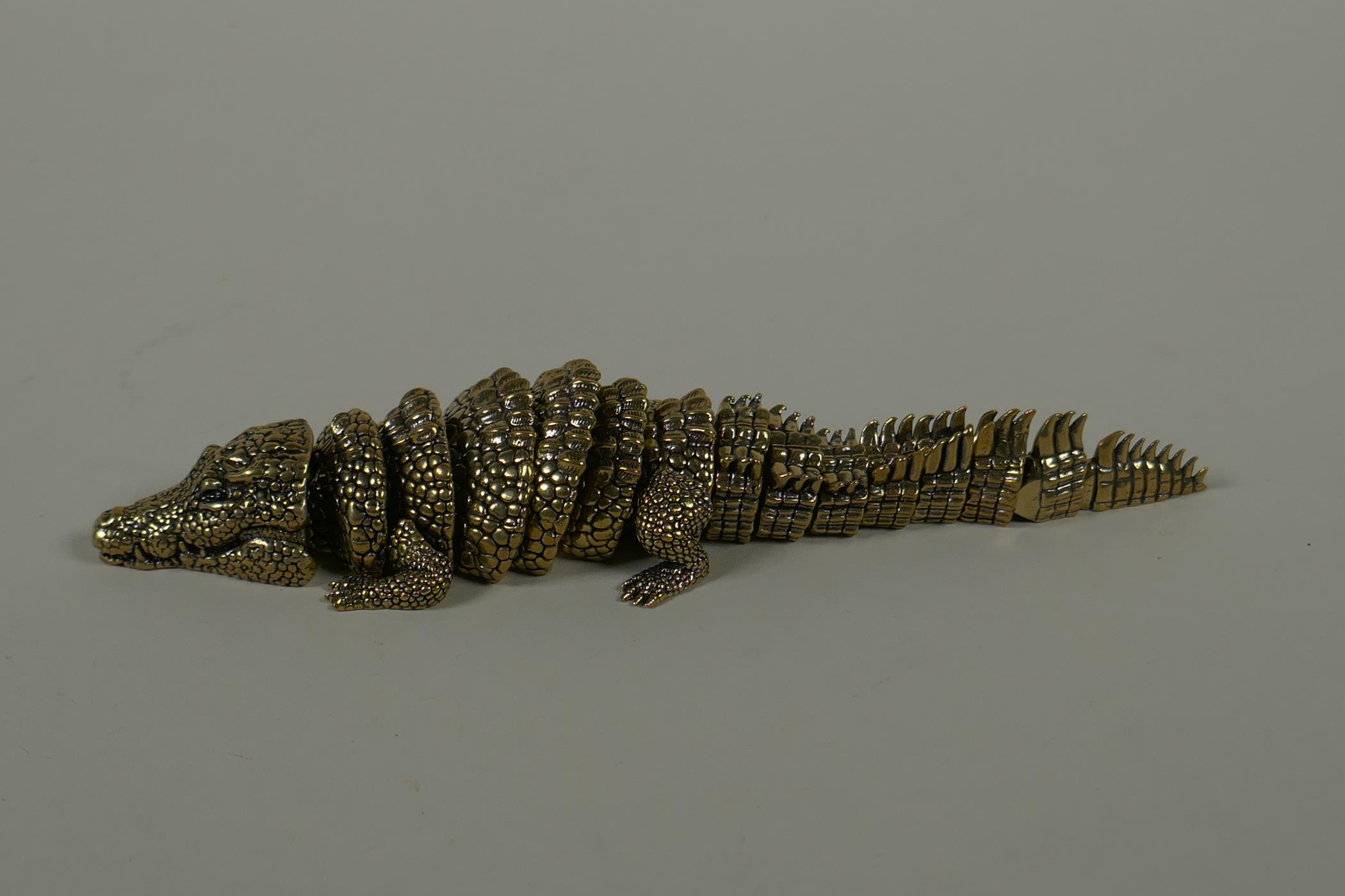 A Japanese Jizai style bronze okimono crocodile with articulated body and legs, 20cm long - Image 2 of 5