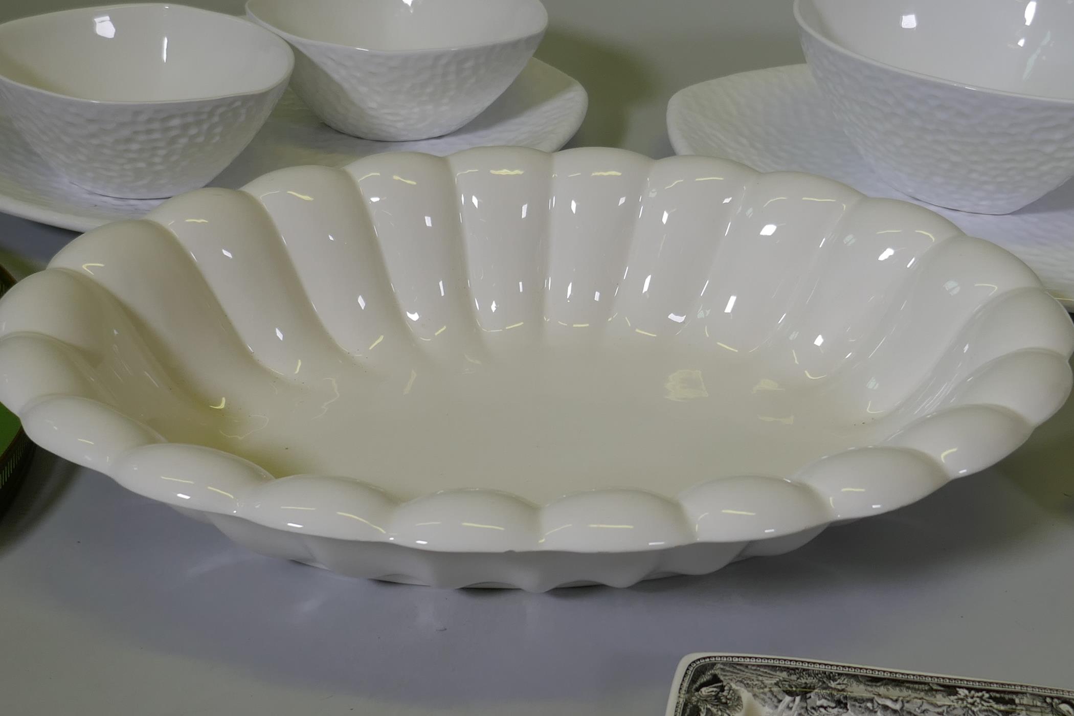 A large Italian Bassano fluted bowl, serving platters and bowls, a Villeroy & Boch serving dish - Image 3 of 6