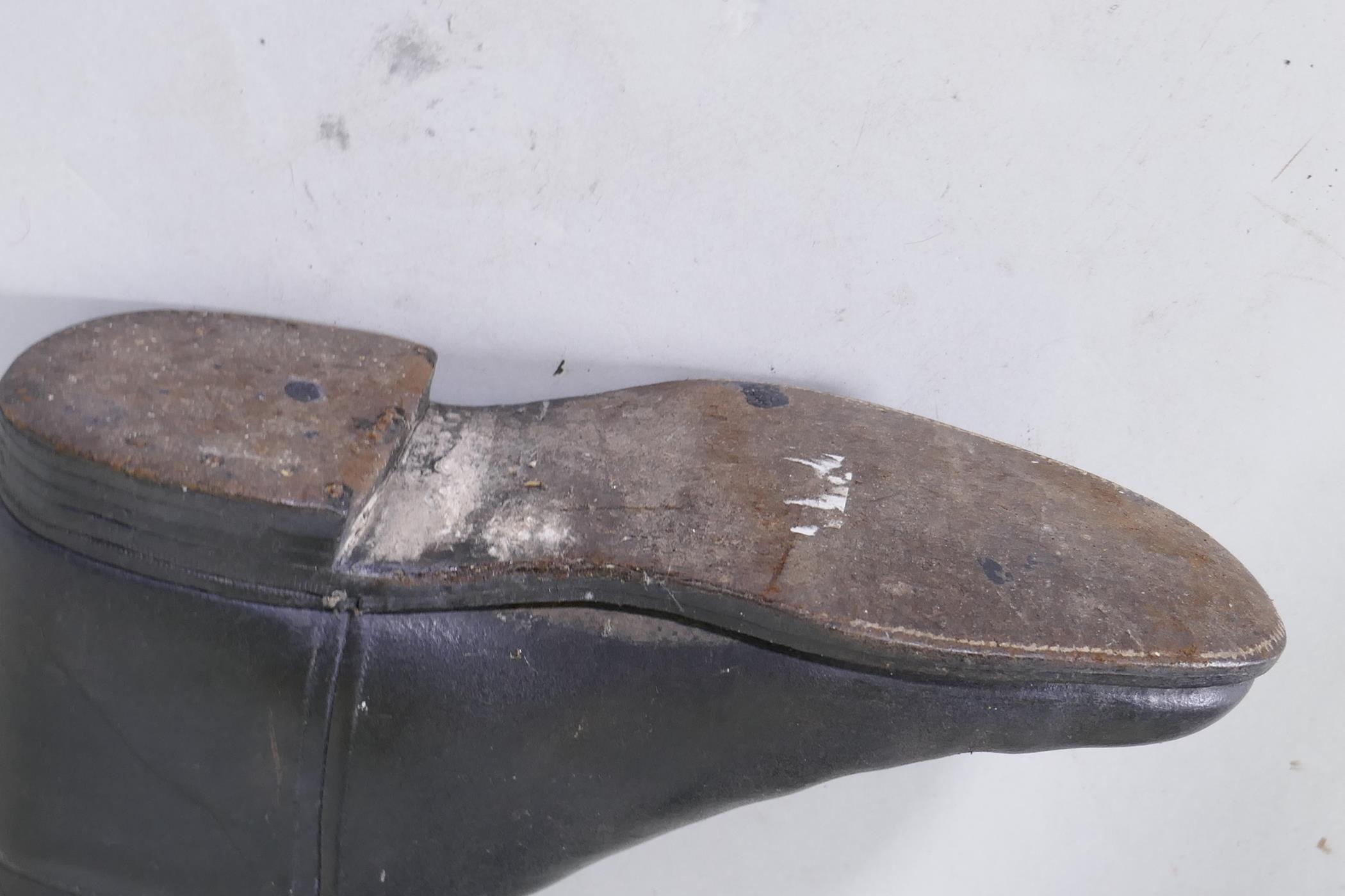 A pair of vintage black leather riding boots, with beech trees, 26cm long - Image 3 of 3