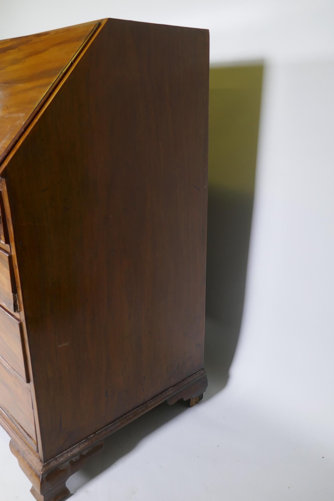 A Georgian mahogany bureau, the fall front with inset leather opening to reveal a fitted interior - Image 7 of 7