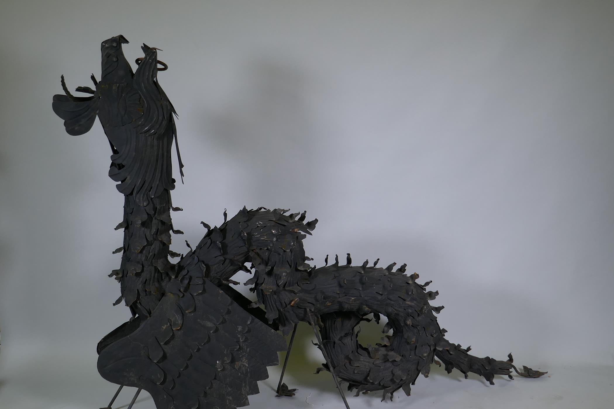 A pair of metal wall brackets in the form of dragons, 170 x 128cm, (associated with previous lot) - Image 3 of 5