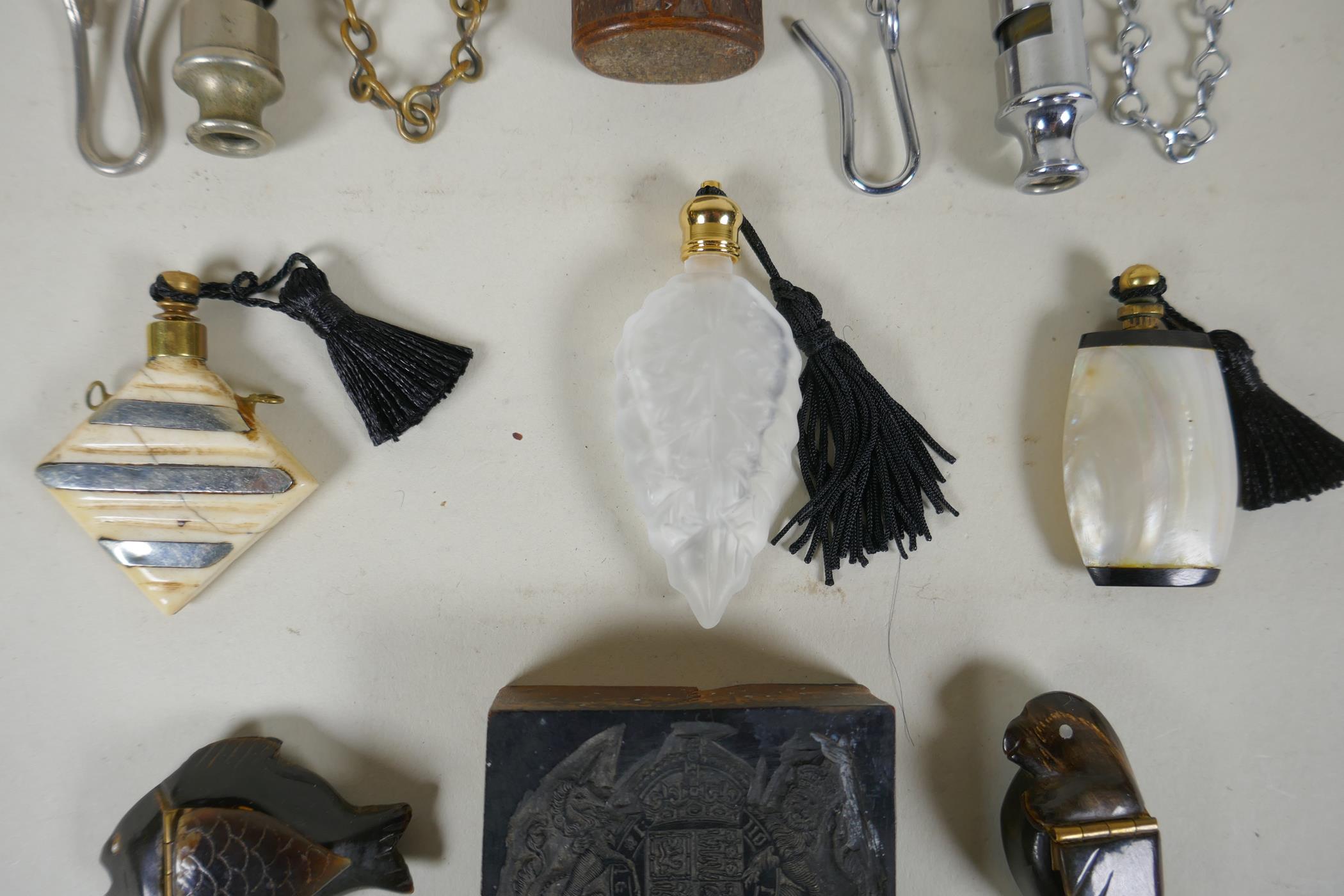 A quantity of objects of virtue, to include war department whistles, horn snuff boxes in the form of - Image 5 of 6