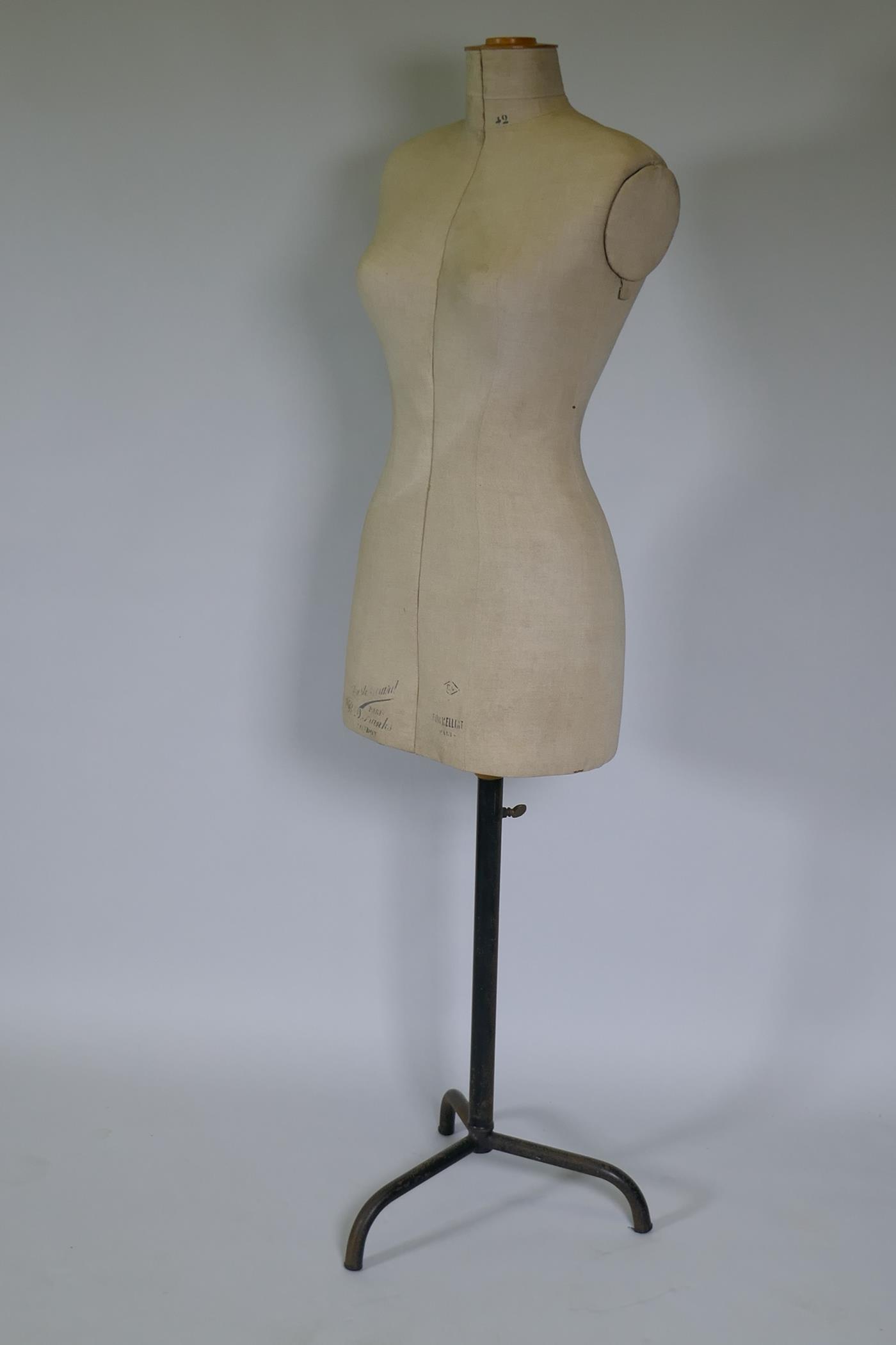 A vintage French adjustable tailor's dummy, 146cm high - Image 2 of 6