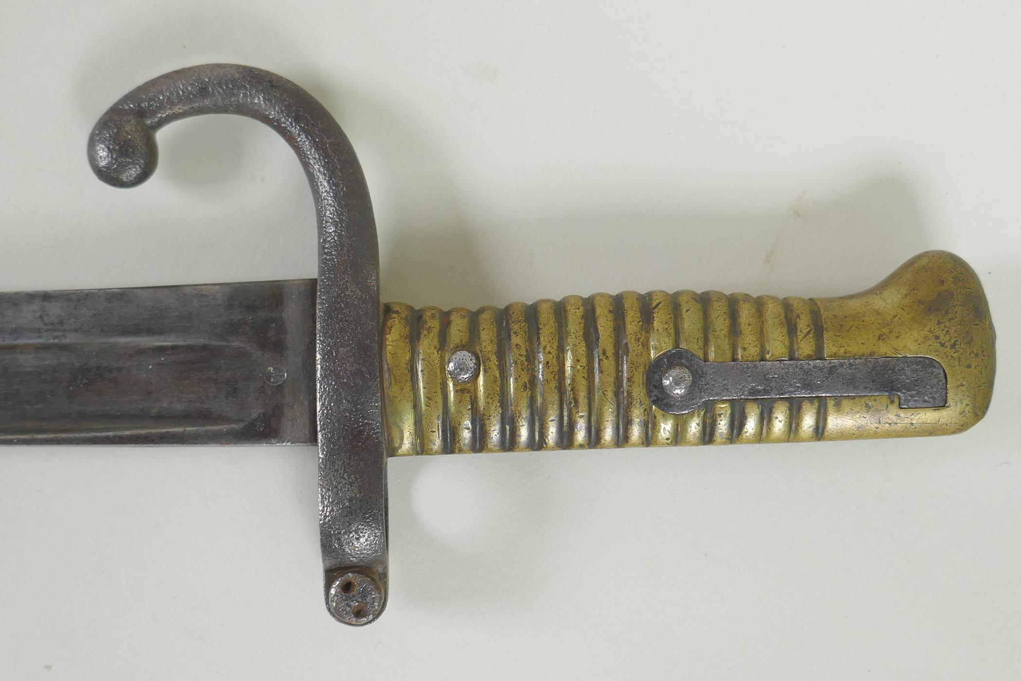 A French M1866 Chassepot Bayonet, the blade stamped with the German Weyersberg King's head makers - Image 4 of 7