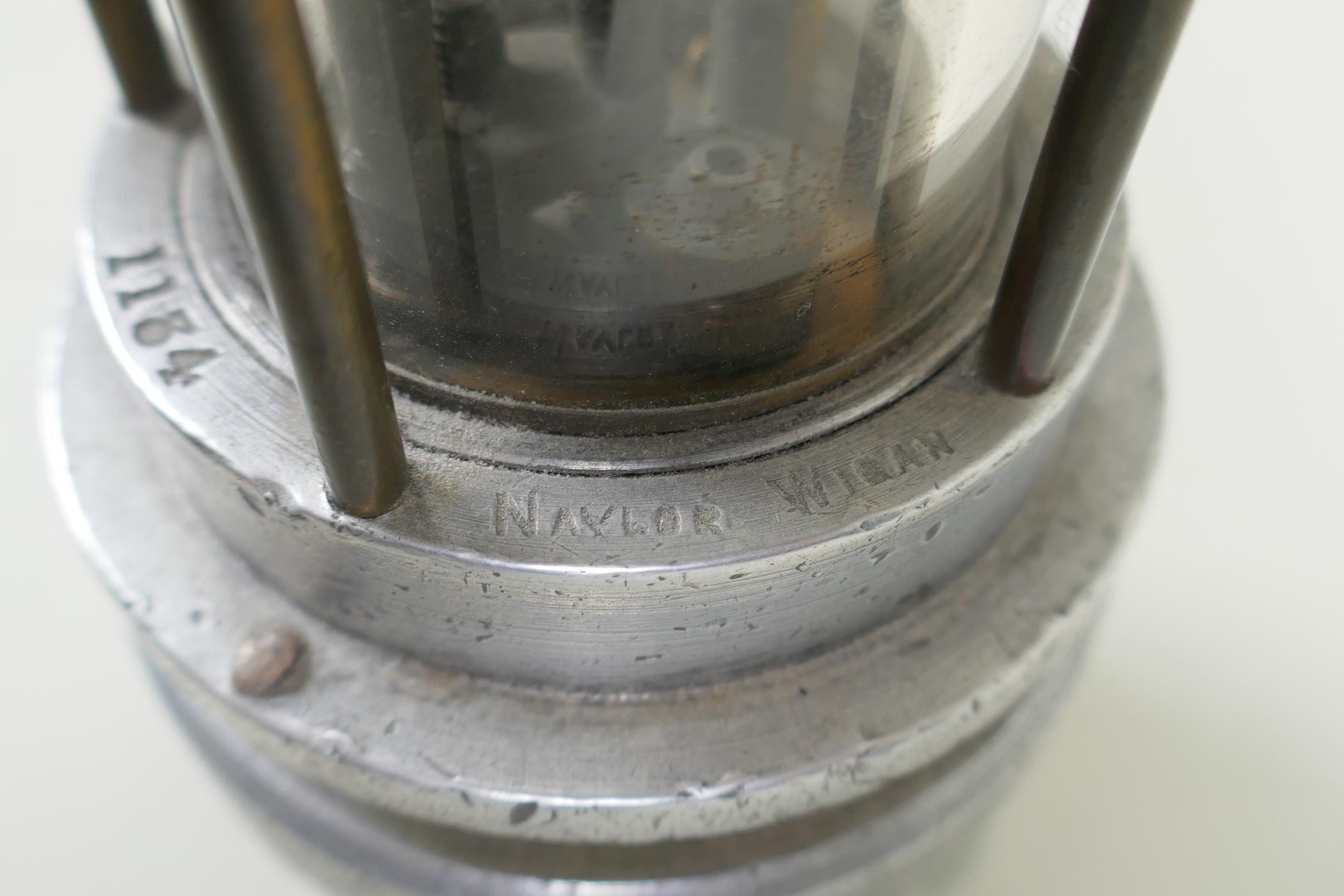 A Spiralarm Type M brass and polished metal automatic gas detector miners lamp by J. H. Naylor - Image 5 of 6