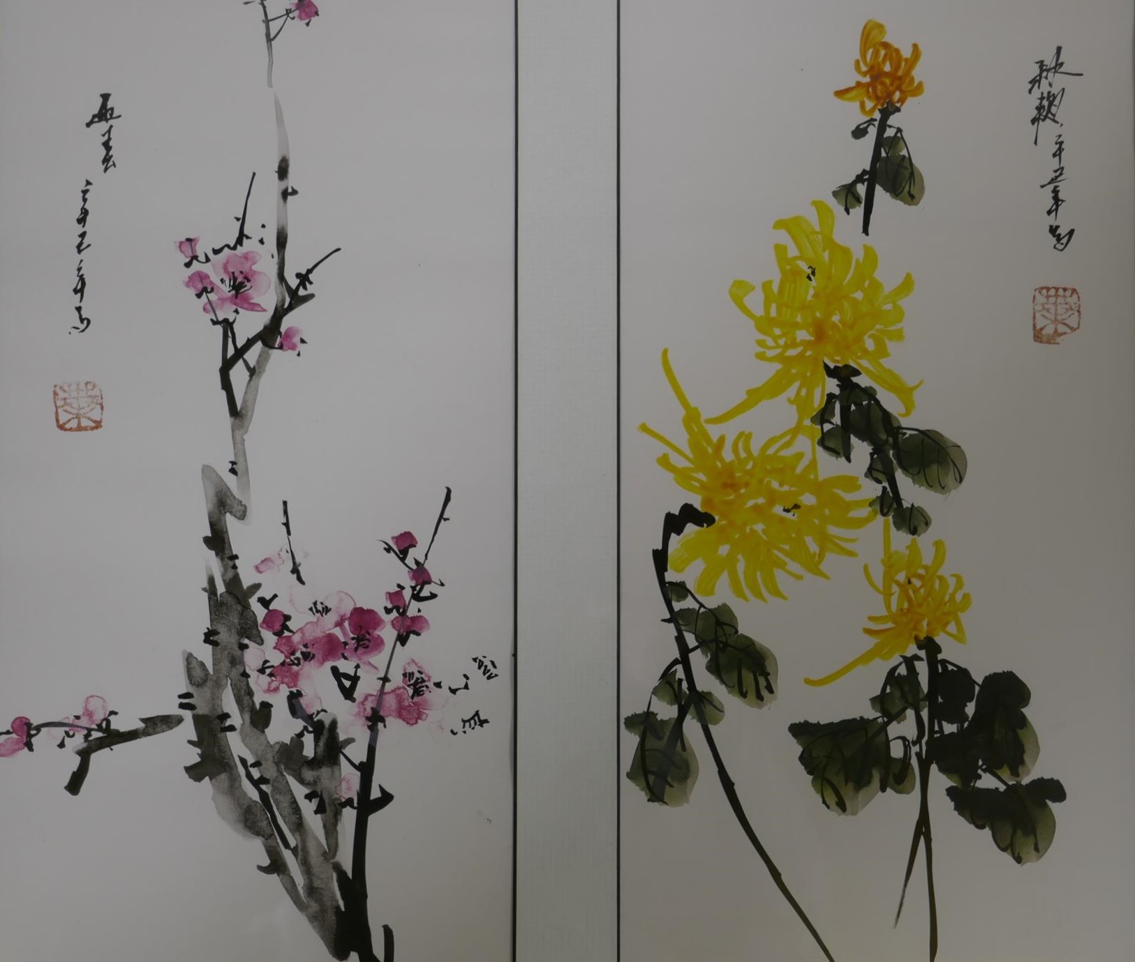 Four Chinese fine art prints in ink and watercolours of flora and fauna, in a single frame, frame 49 - Image 3 of 7