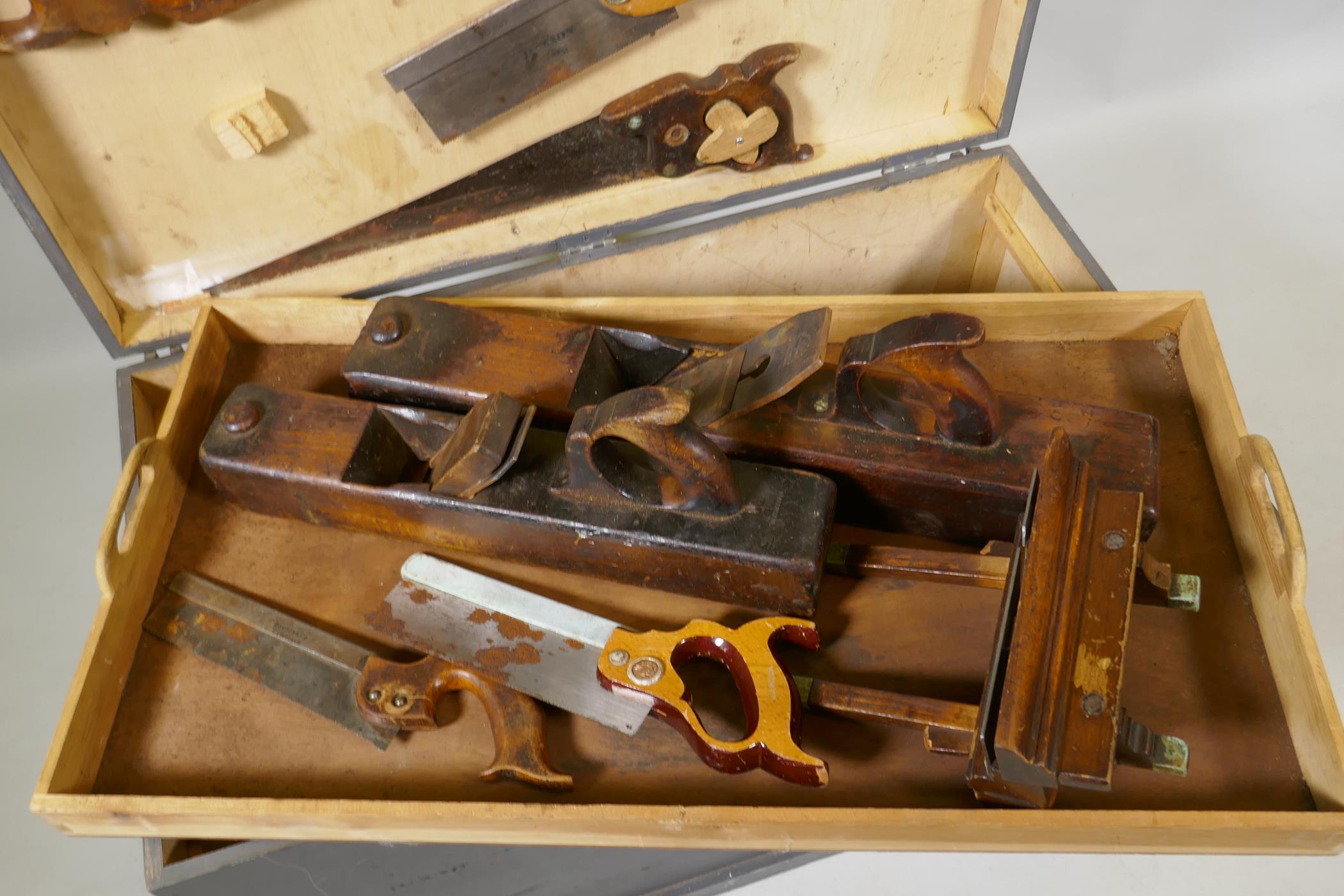 A vintage painted tool chest containing a collection of carpenter's tools, 78 x 43cm, 47cm high - Image 3 of 7