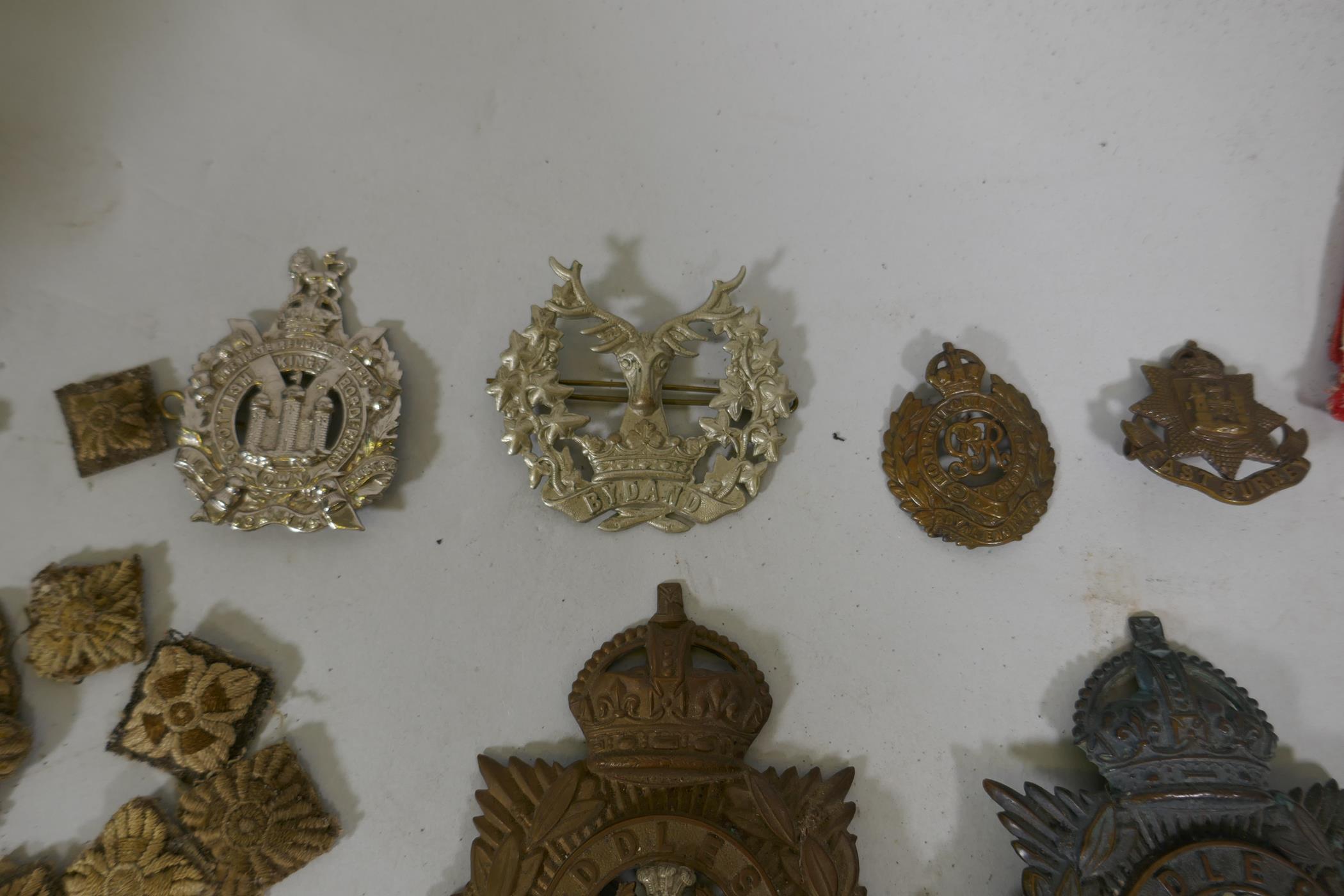 Regimental cap/shako badges and military buttons, Middlesex Regiment, Royal Engineers, Kings - Image 4 of 9