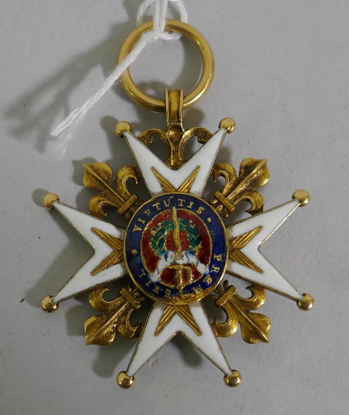 A French military medal, Ordre de Saint Louis, gold and enamels, 37mm, gross weight 16.4g, late - Image 2 of 2