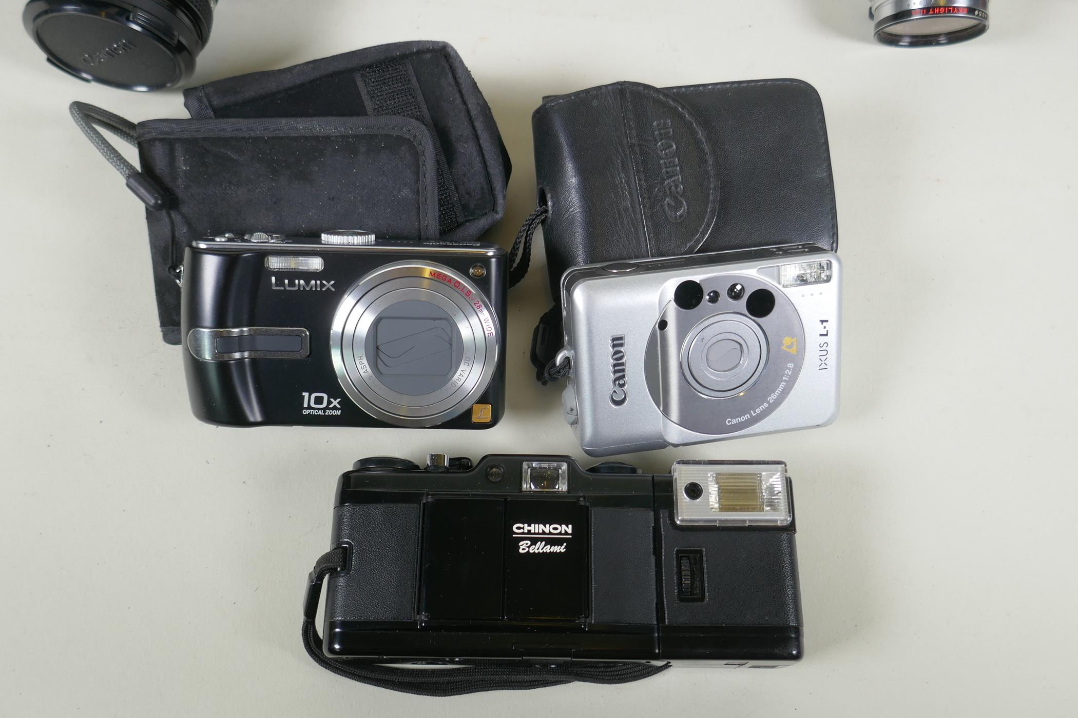 A quantity of vintage 35mm and medium format cameras and accessories, to include a Canon AV-1, a - Image 7 of 8