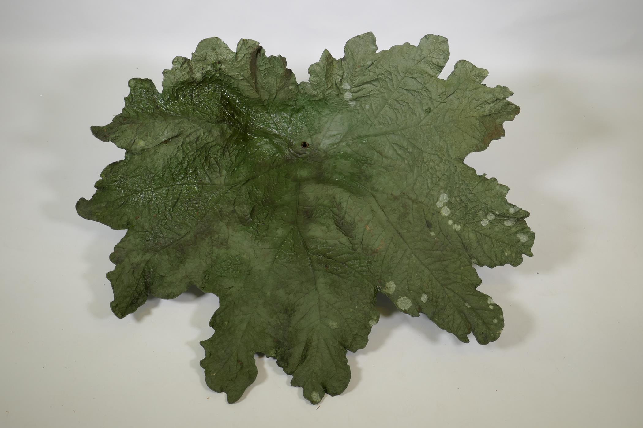 A large composition/fibreglass Gunnera Manicata leaf garden fountain feature, 110 x 90cm - Image 2 of 2