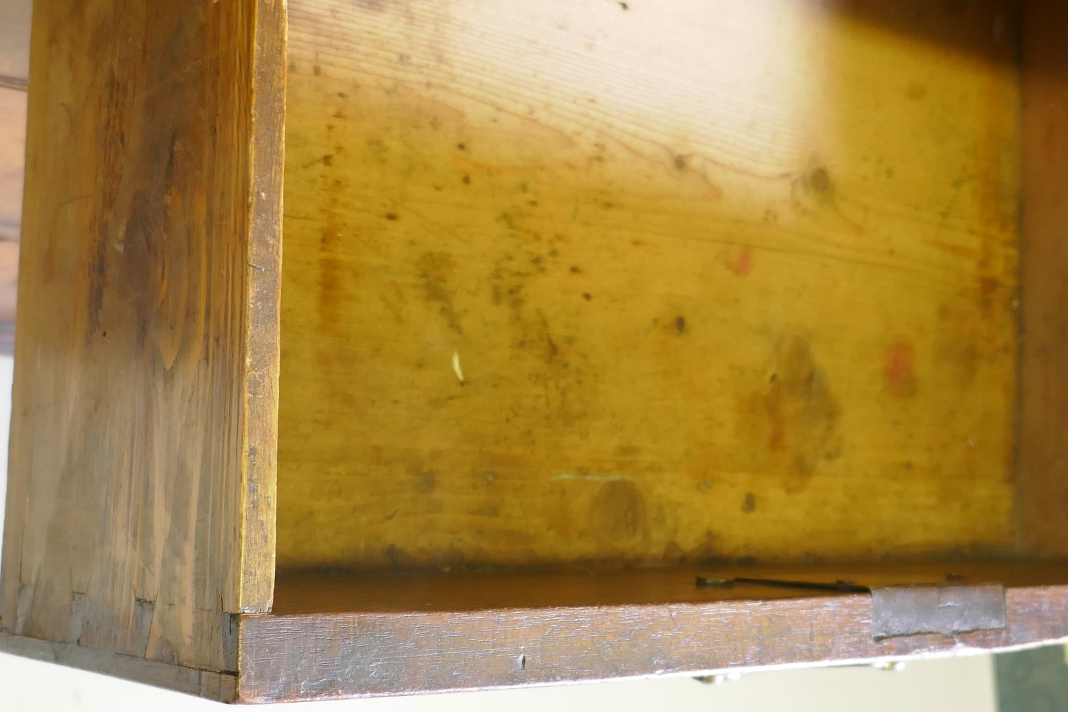 A Georgian oak chest of two over three drawers, mahogany banded top, cockbeaded drawers with - Image 3 of 7