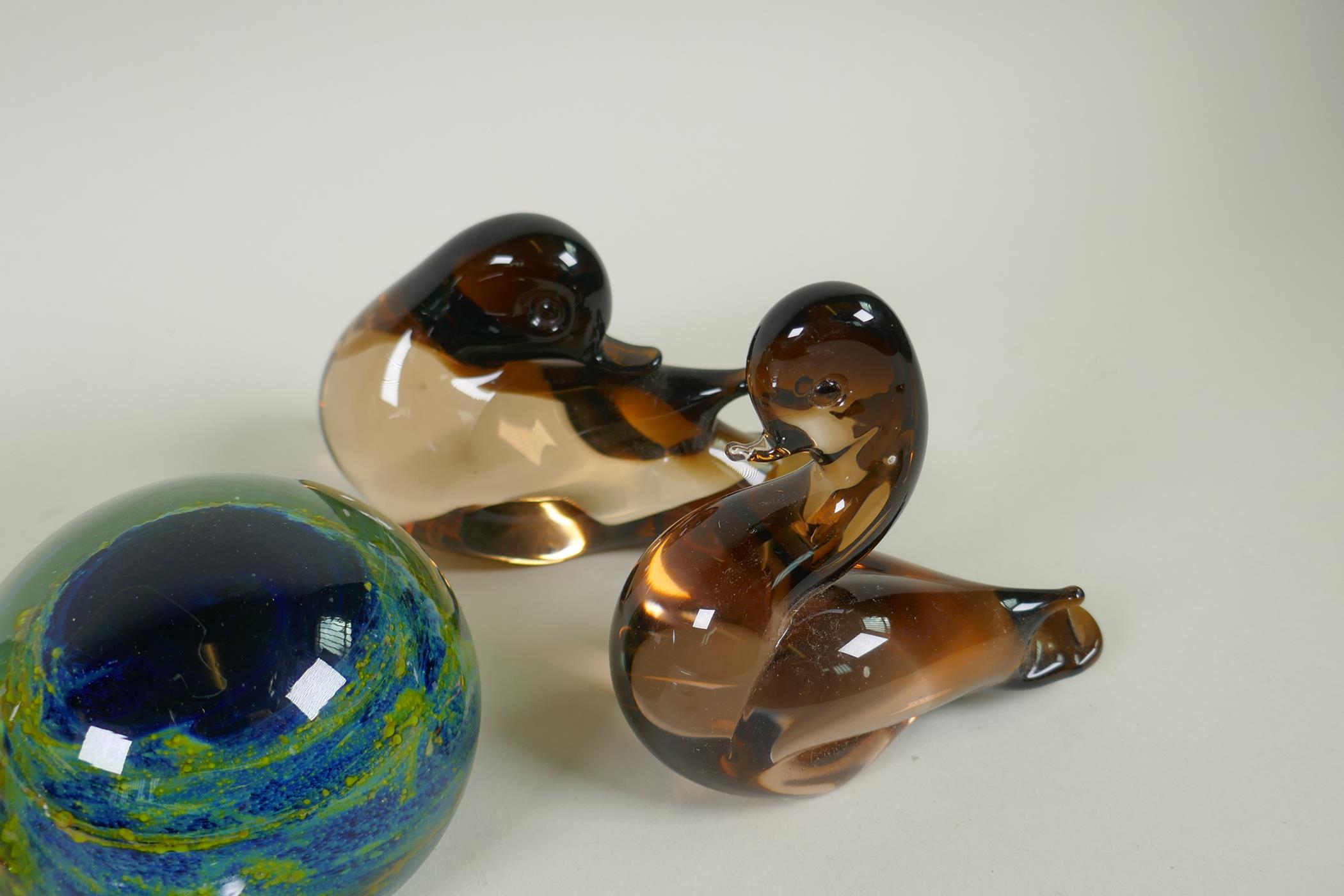 A quantity of art glass paper weights, animals and an ash tray, largest 12cm high - Image 6 of 6