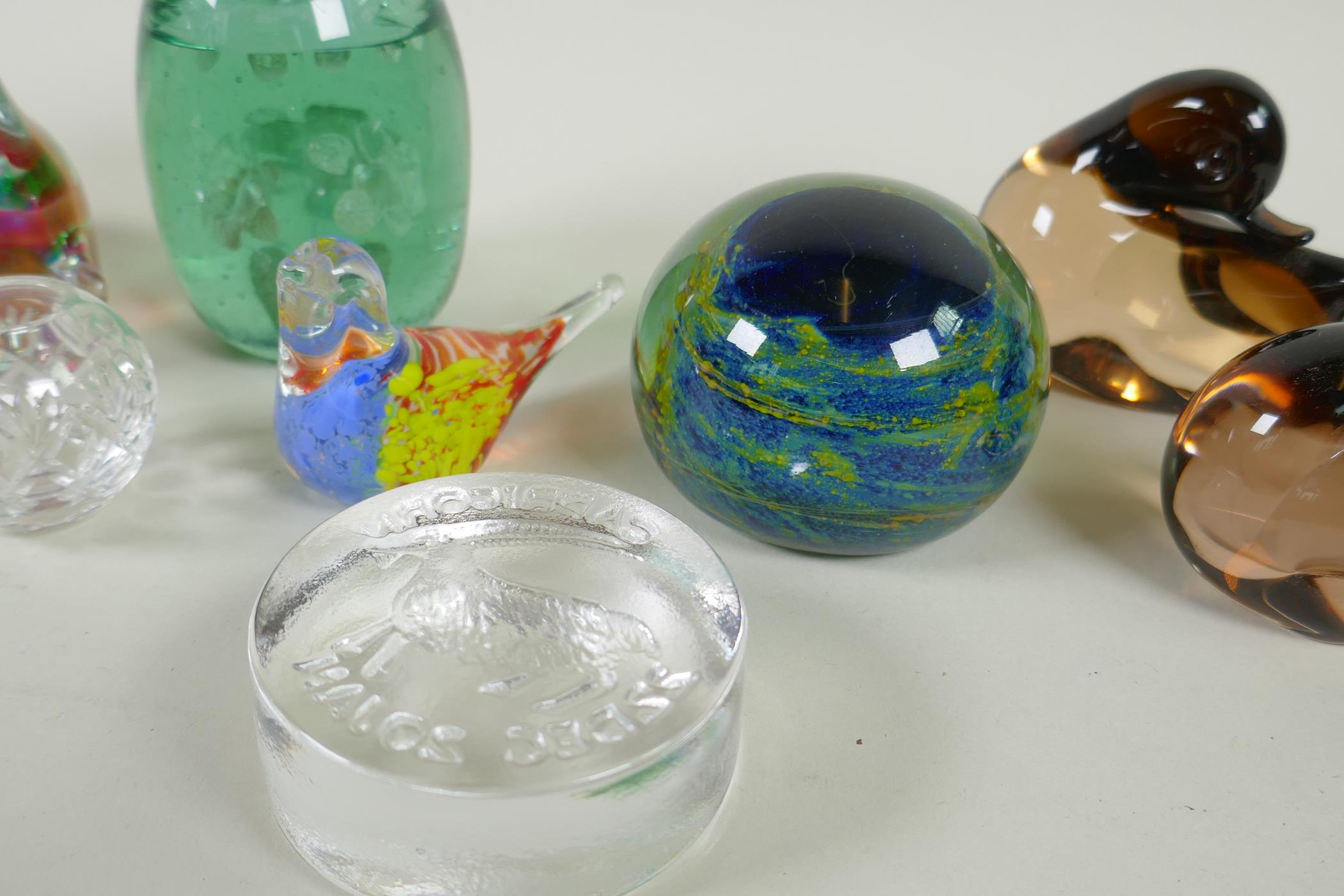 A quantity of art glass paper weights, animals and an ash tray, largest 12cm high - Image 5 of 6