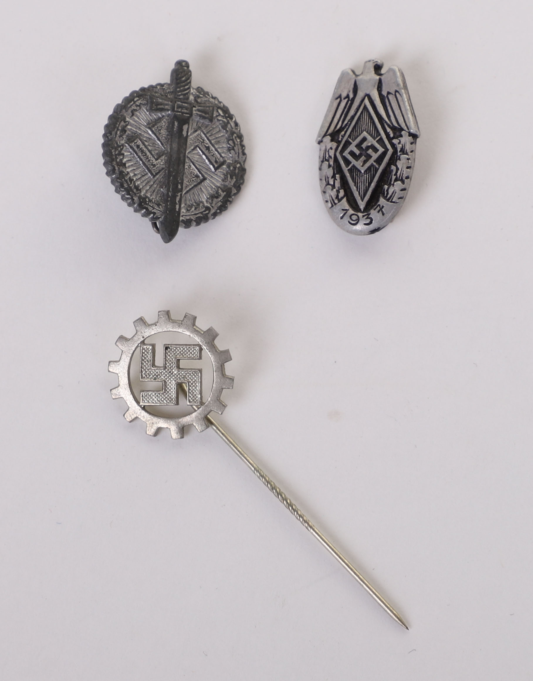 WW2 GERMAN INSIGNIA AND MEDAL GROUPING - Image 12 of 12