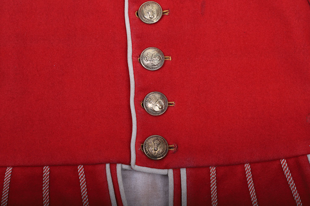 SCOTTISH QUEENS OWN CAMERON HIGHLANDERS PIPERS / DRUMMERS DOUBLET TUNIC - Image 6 of 10