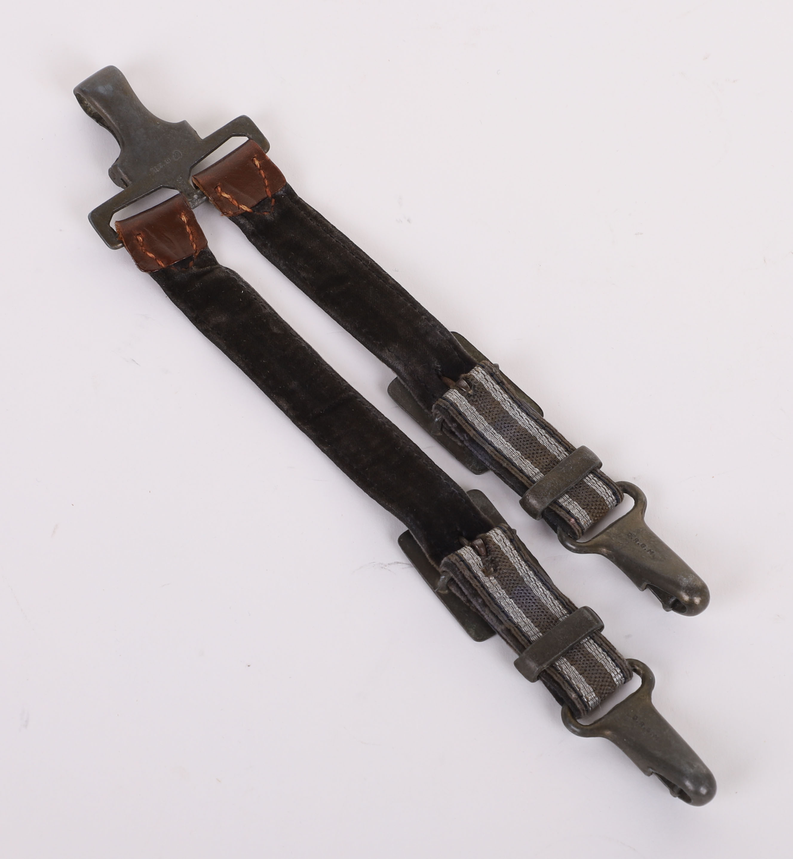 THIRD REICH LUFTWAFFE OFFICERS DAGGER HANGERS - Image 4 of 8