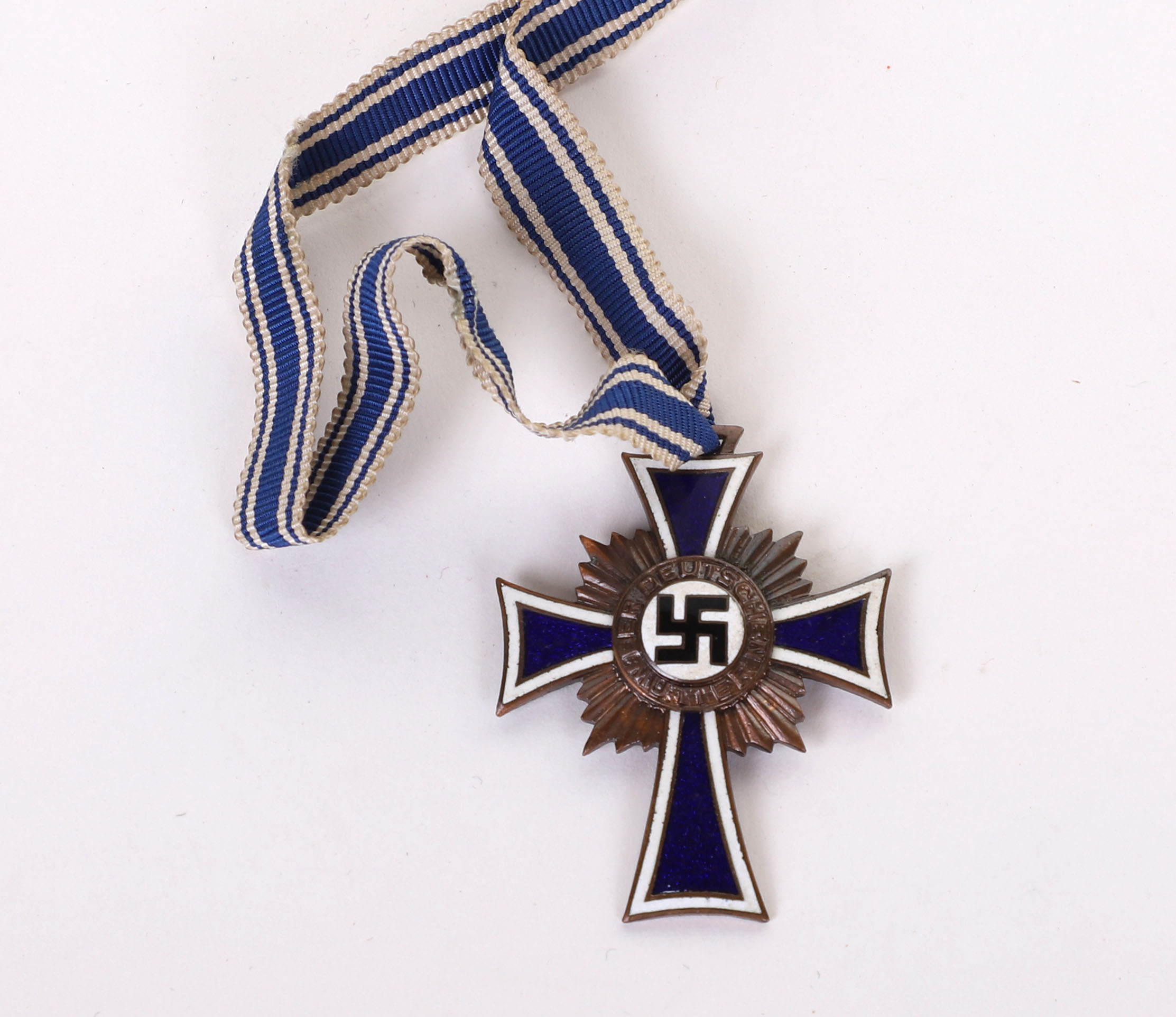 WW2 GERMAN INSIGNIA AND MEDAL GROUPING - Image 7 of 12