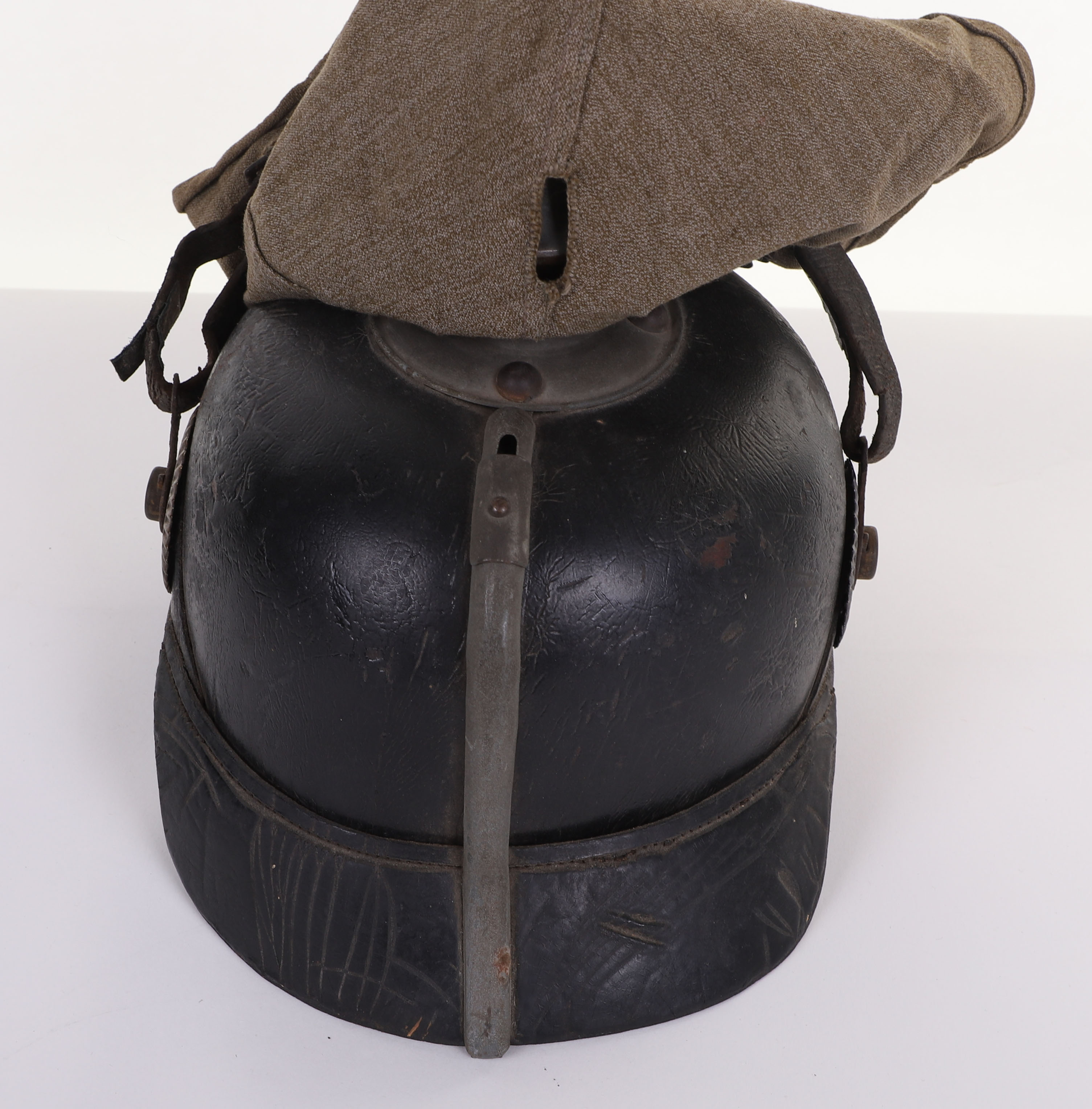 WW1 GERMAN BADEN M-15 PICKELHAUBE WITH TRENCH COVER - Image 7 of 12