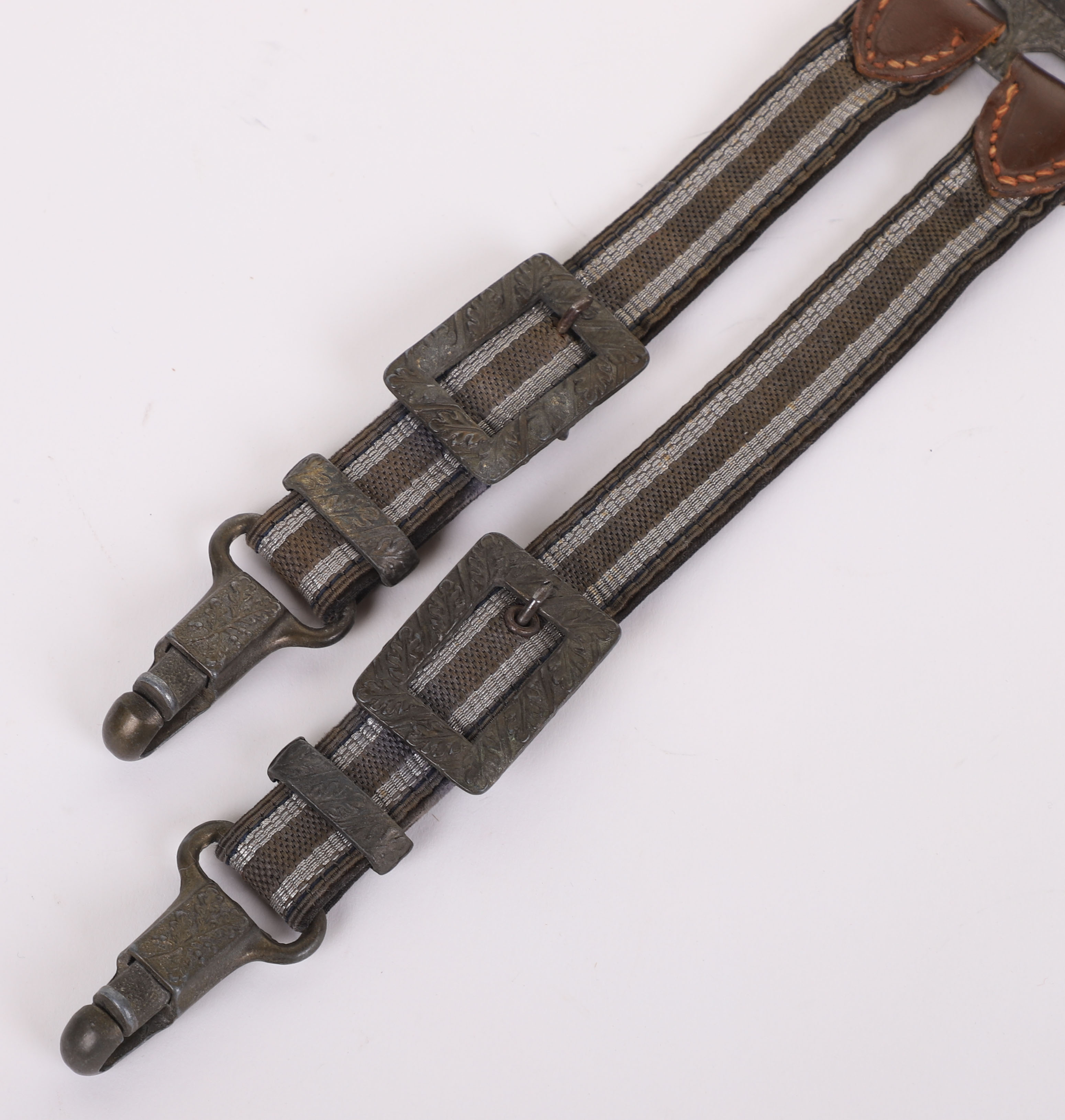 THIRD REICH LUFTWAFFE OFFICERS DAGGER HANGERS - Image 3 of 8