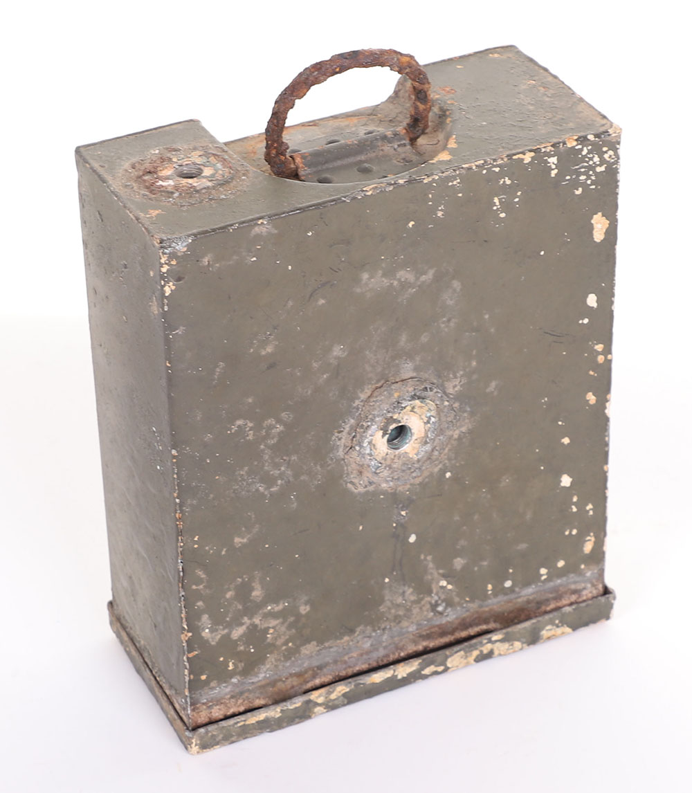 WW2 GERMAN WEHRMACHT METAL BOX MARKED 3 KG - Image 3 of 5