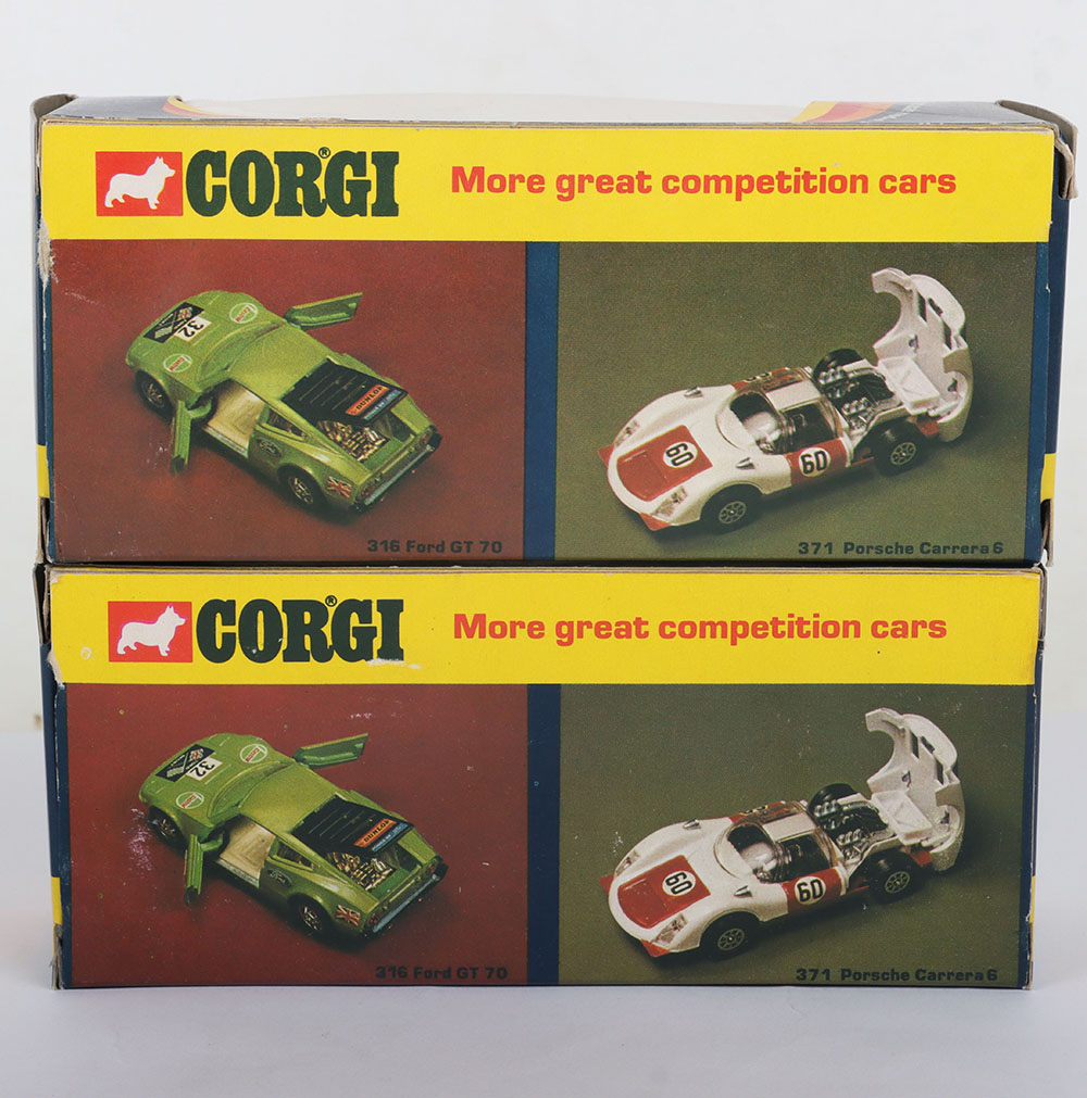 Two Corgi 385 Porsche 917 Whizzwheel models - Image 2 of 4