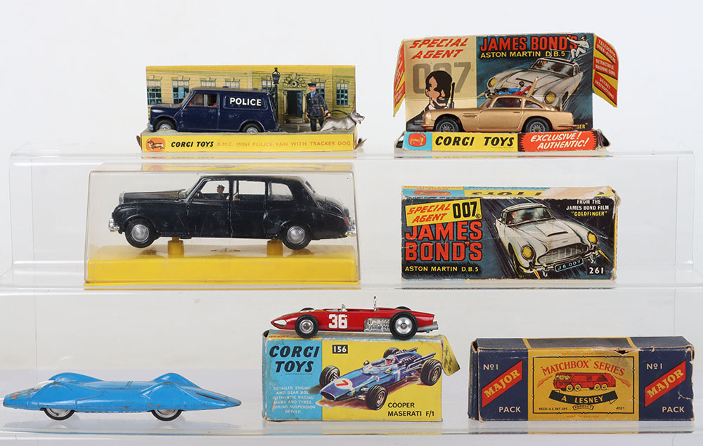 Corgi Toys 261 James Bond Aston Martin D.B.5 from the Film “Goldfinger”