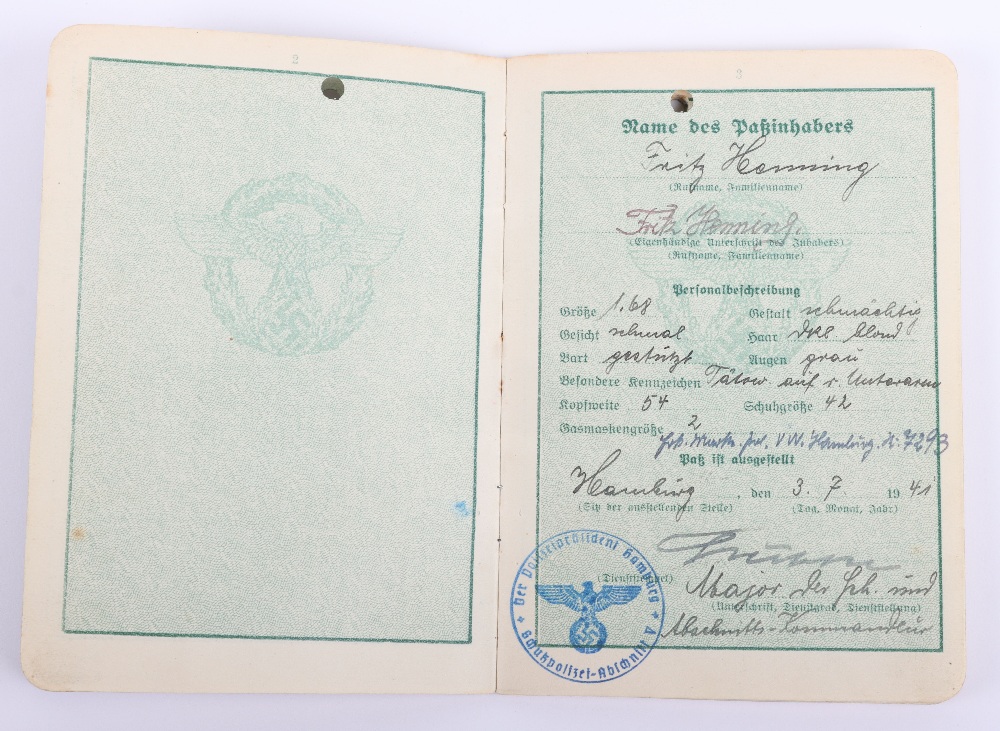 WW2 German Police service book / Polizei Dienstpass to Fritz Henning, Hamburg 1941 - Image 4 of 10