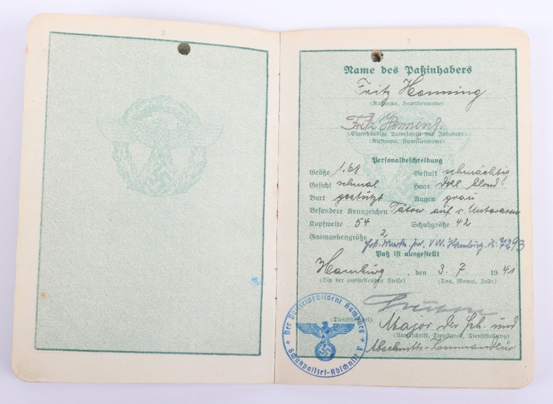 WW2 German Police service book / Polizei Dienstpass to Fritz Henning, Hamburg 1941 - Image 4 of 10