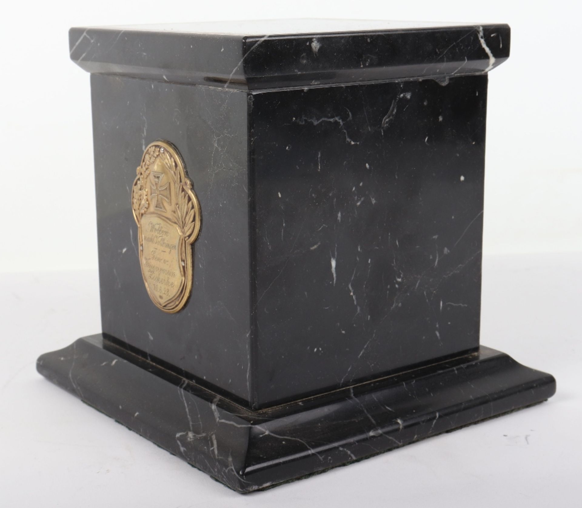Marble Plinth with Presentation Plaque to Commemorate German War Association - Image 6 of 6