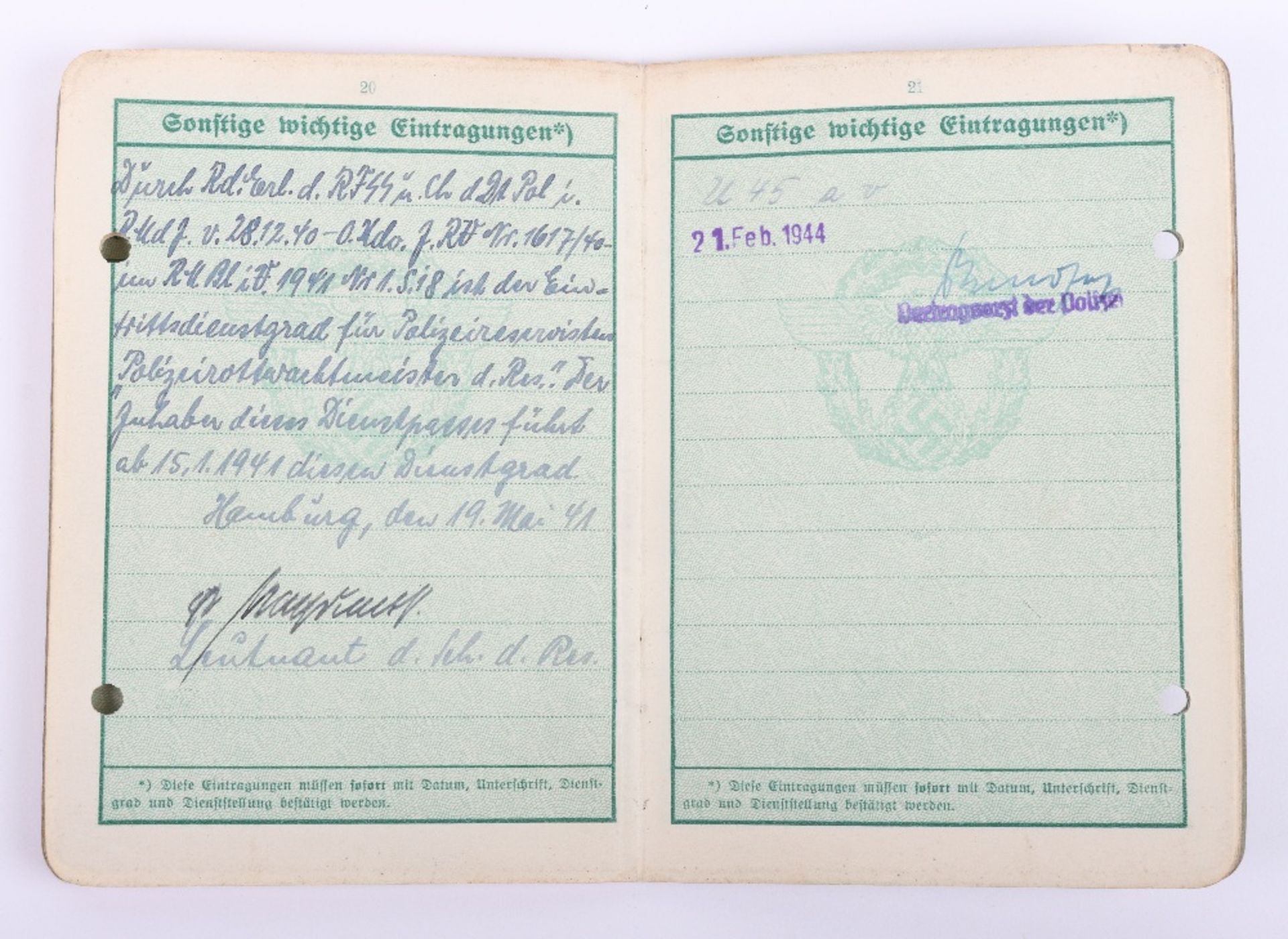 WW2 German Police service book / Polizei Dienstpass to Emil Ewert, Polizei Reserve Hamburg 1941 - Image 9 of 10