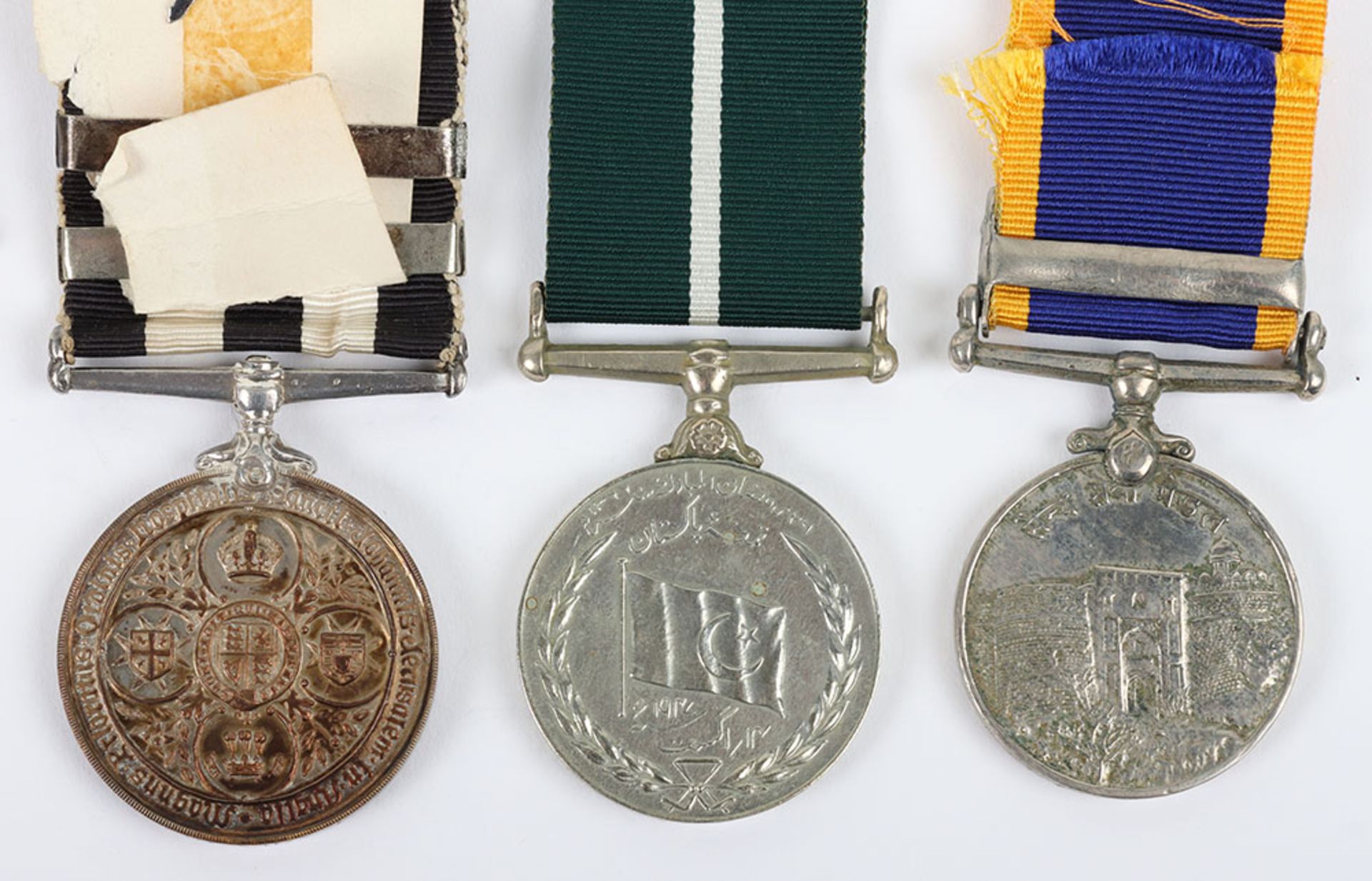 A mixed lot of medals - Image 9 of 9