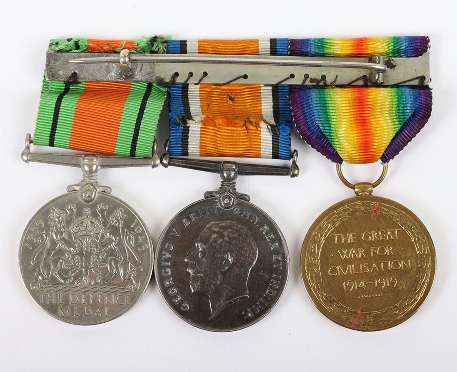 A group of 3 medals covering service in both World Wars - Bild 5 aus 7