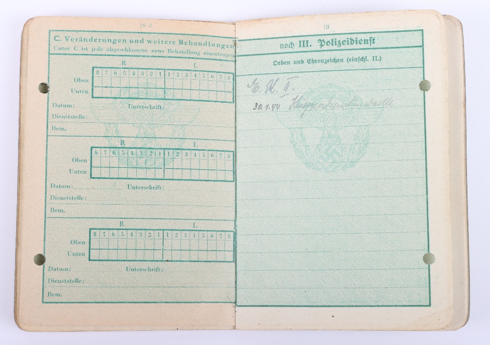 WW2 German Police service book / Polizei Dienstpass to Emil Ewert, Polizei Reserve Hamburg 1941 - Image 8 of 10