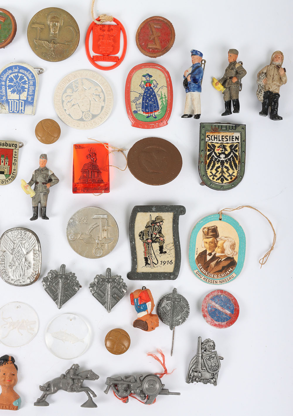 German Third Reich WHW / Day Badges - Image 4 of 5