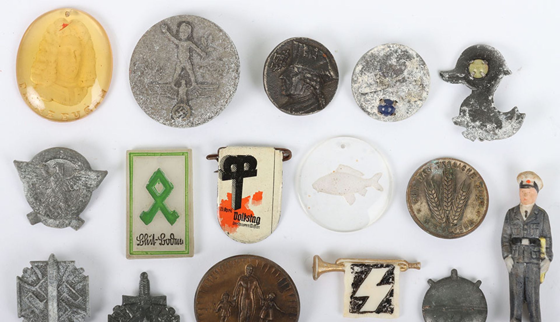 German Third Reich WHW / Day Badges - Image 3 of 5