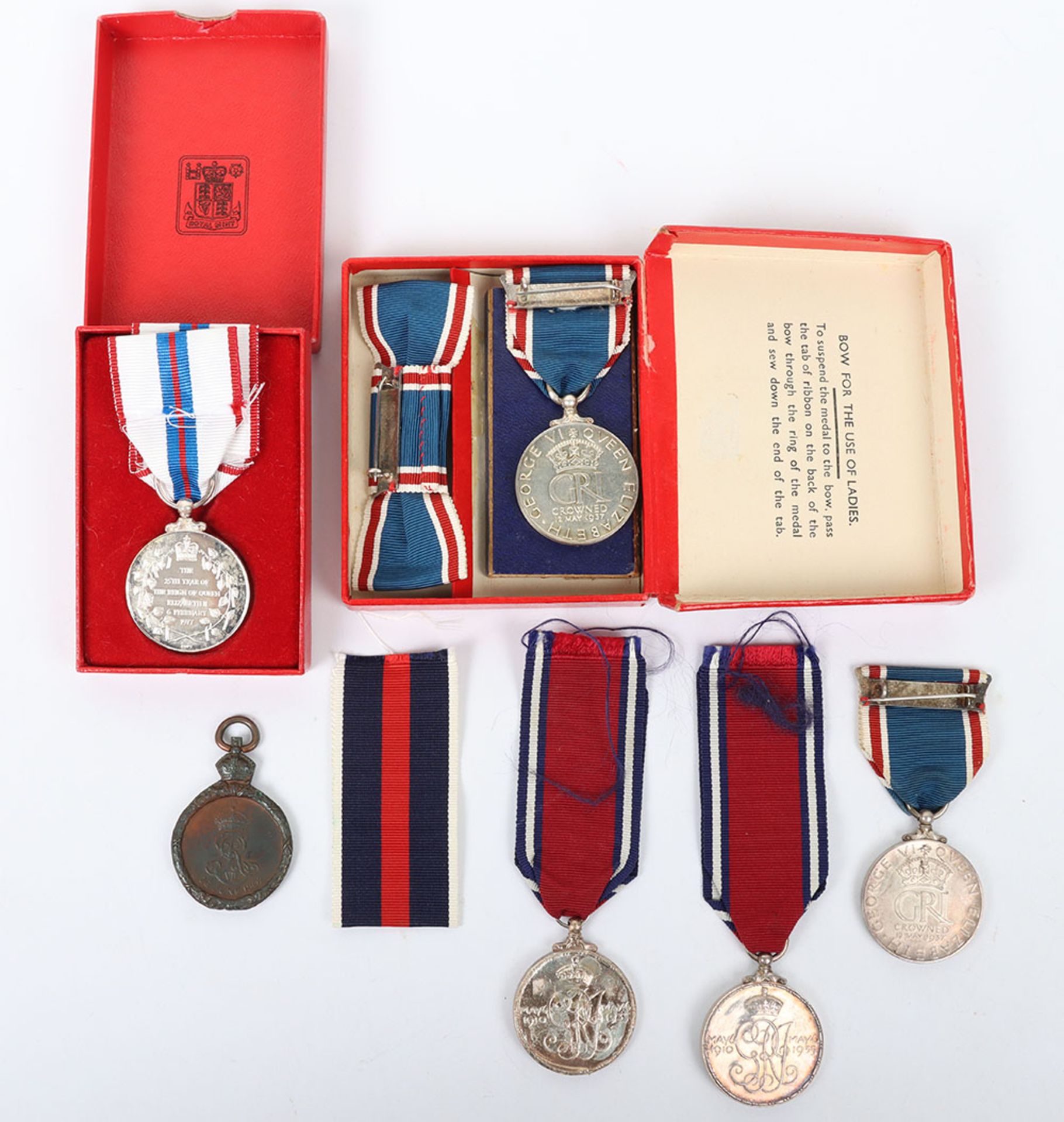 Grouping of Coronation and Jubilee Medals - Bild 2 aus 2