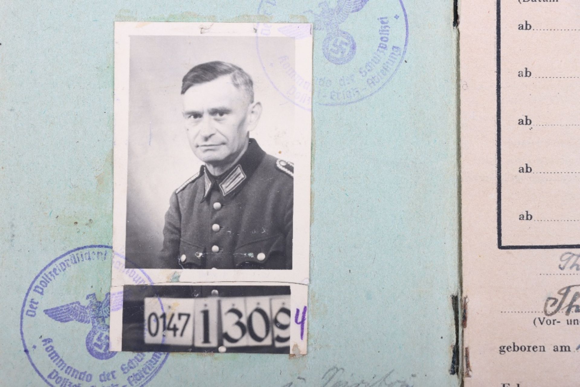 WW2 German Police Soldbuch / ID book to Thilo Linsel, late 1944 issue, Polizei Reserve Hamburg - Bild 4 aus 11