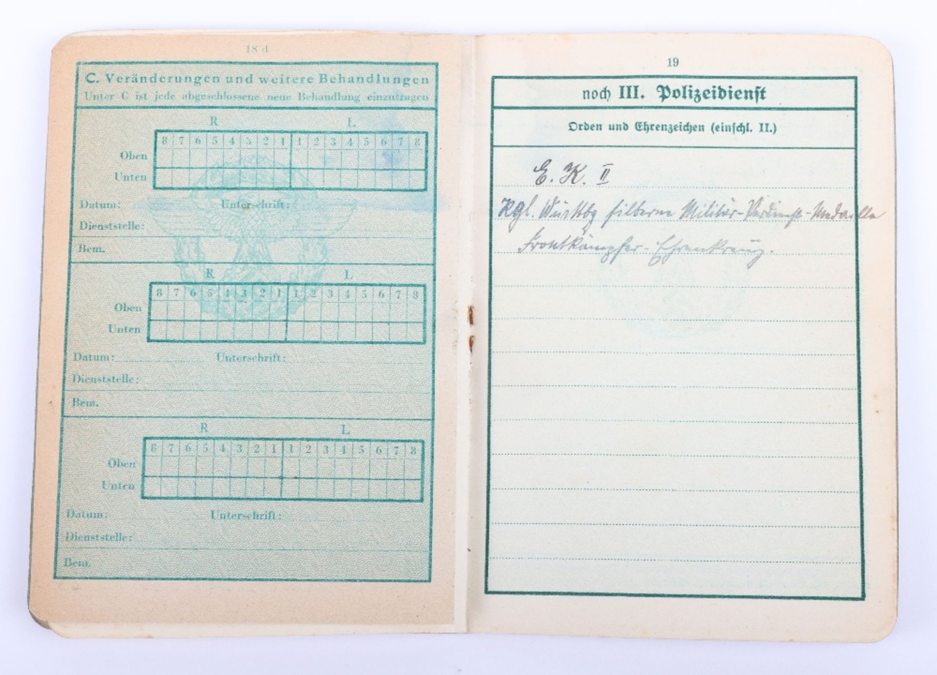 WW2 German Police service book / Polizei Dienstpass to E. Hillenbrand. Polizei Reserve Hamburg 1941 - Image 11 of 13