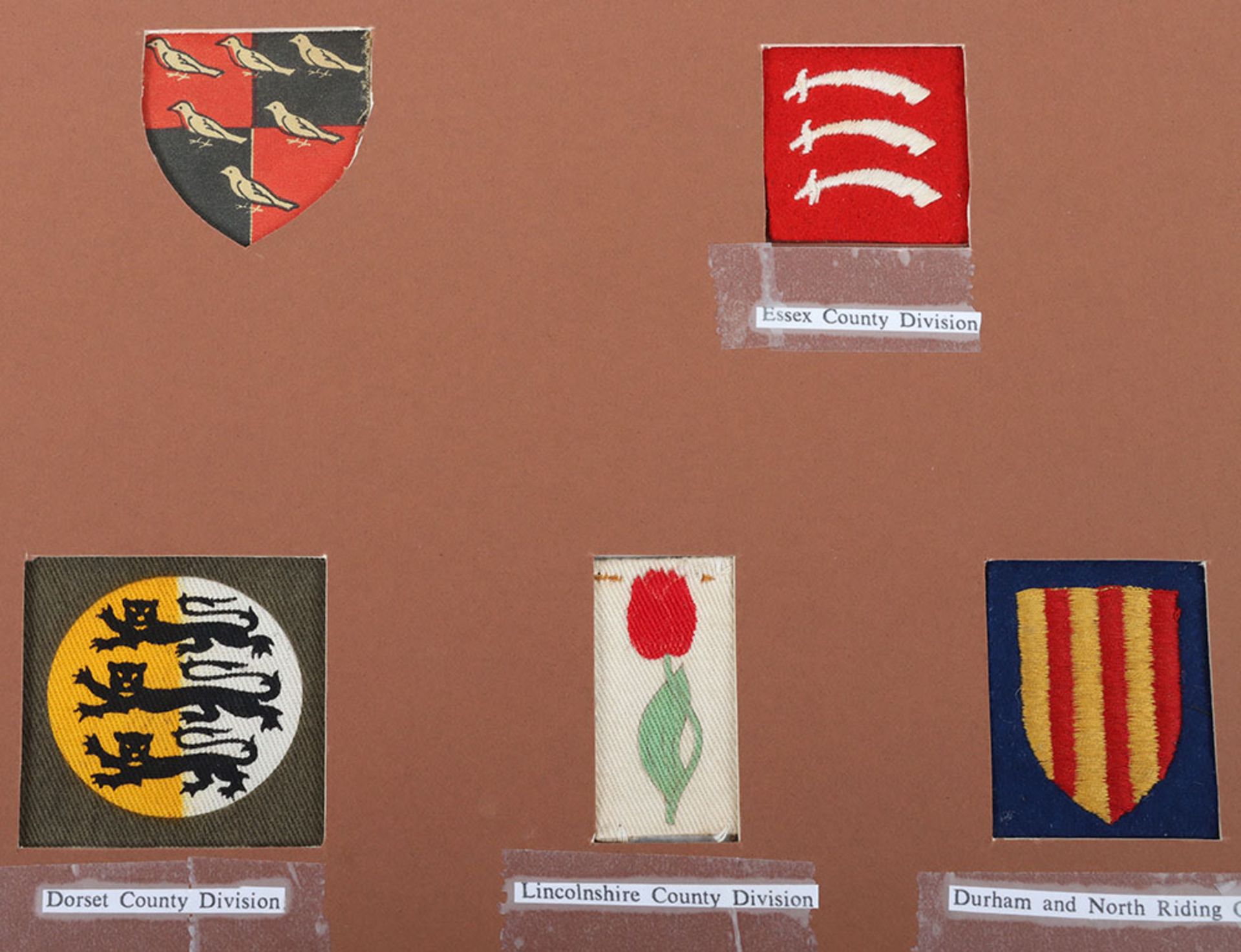 Card of cloth formation signs to British County Divisions - Bild 2 aus 4