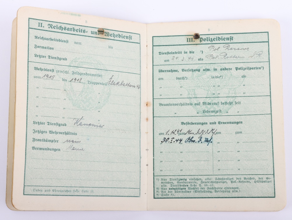 WW2 German Police service book / Polizei Dienstpass to Fritz Henning, Hamburg 1941 - Image 7 of 10