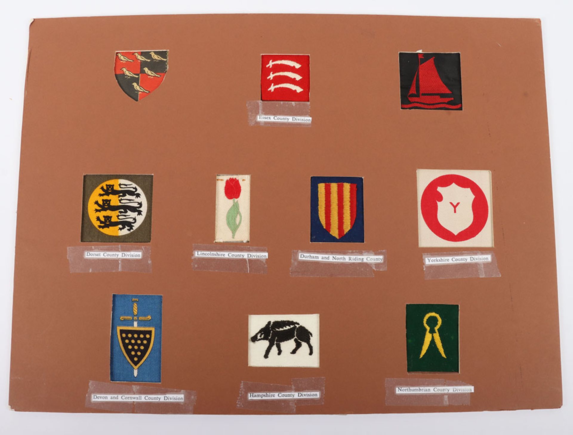 Card of cloth formation signs to British County Divisions