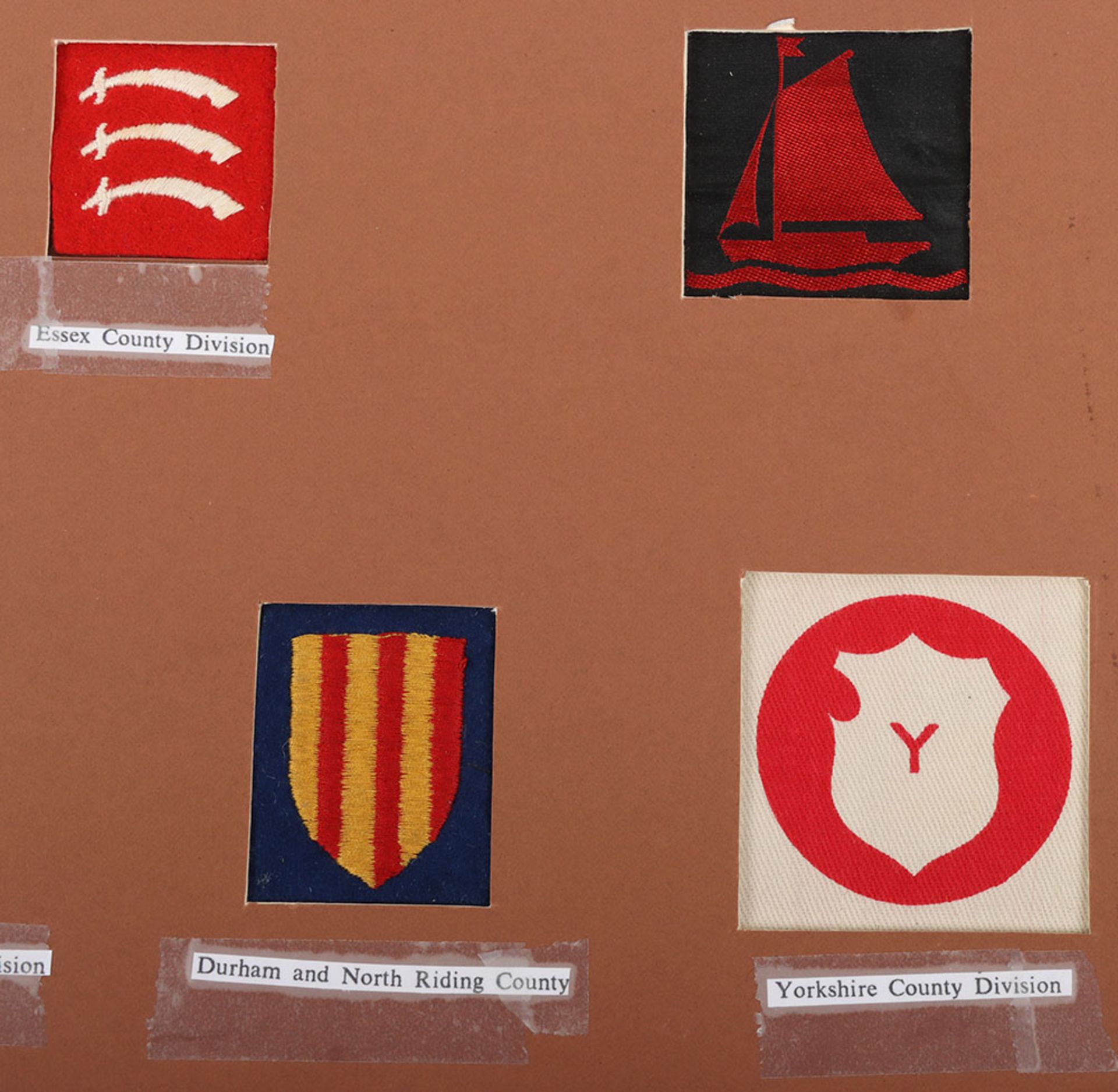 Card of cloth formation signs to British County Divisions - Image 3 of 4