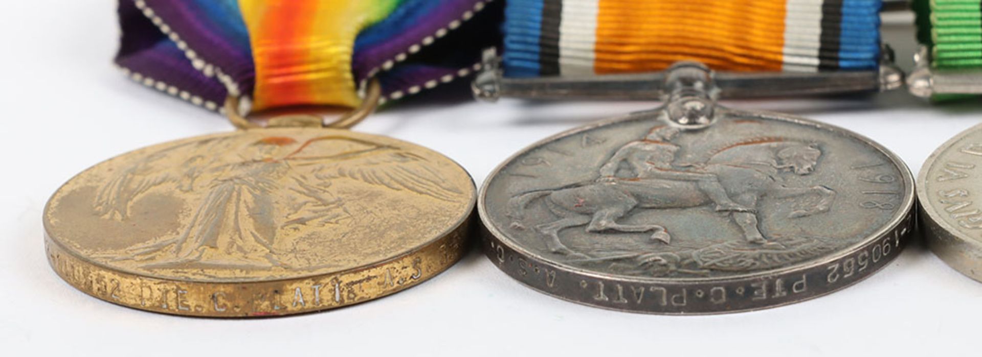 A group of 3 medals covering service in both World Wars - Bild 4 aus 7