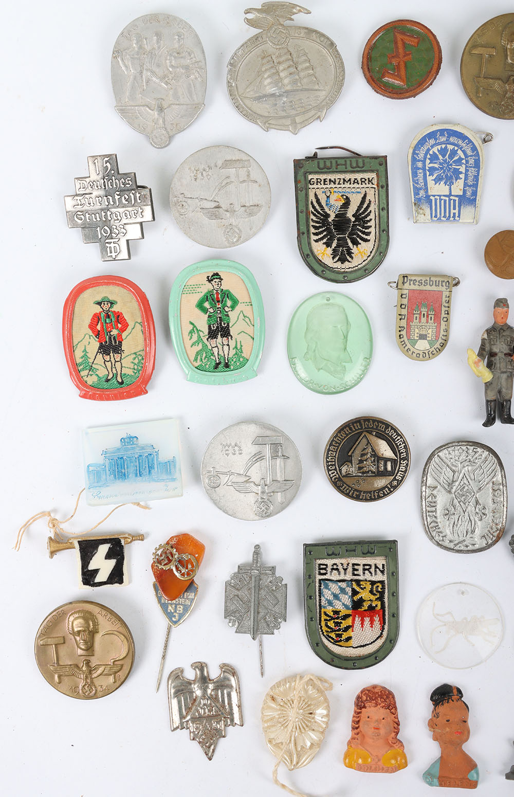 German Third Reich WHW / Day Badges - Image 3 of 5